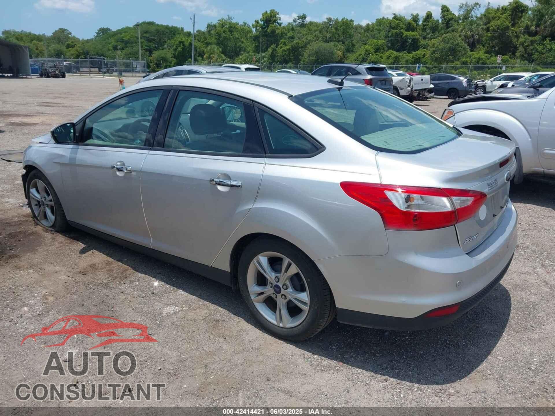 FORD FOCUS 2014 - 1FADP3F2XEL204016