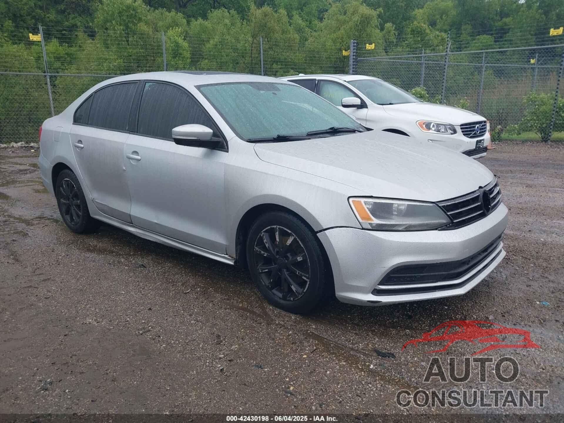 VOLKSWAGEN JETTA 2011 - 3VWDZ7AJXBM034726