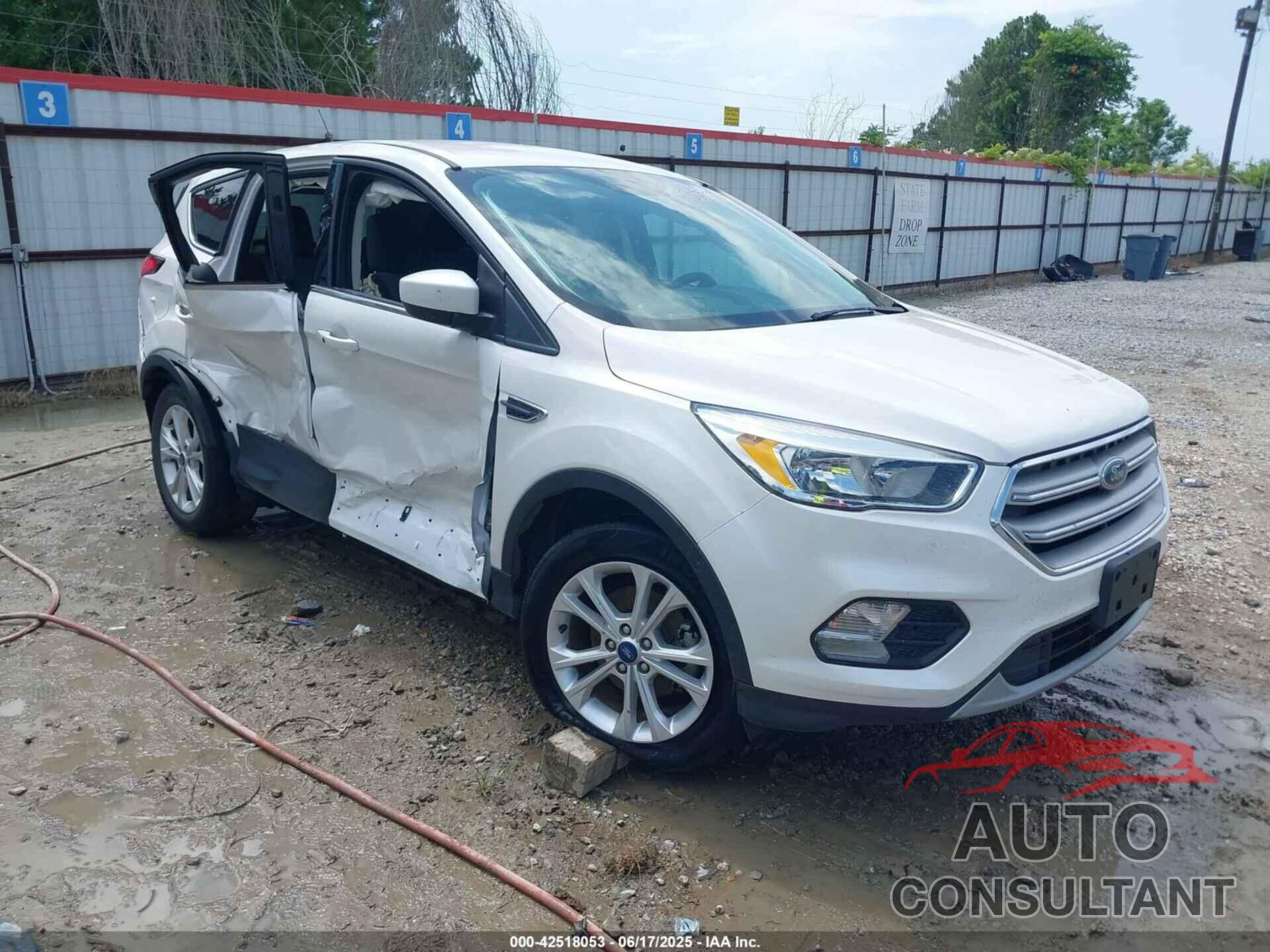 FORD ESCAPE 2019 - 1FMCU0GD6KUA11697