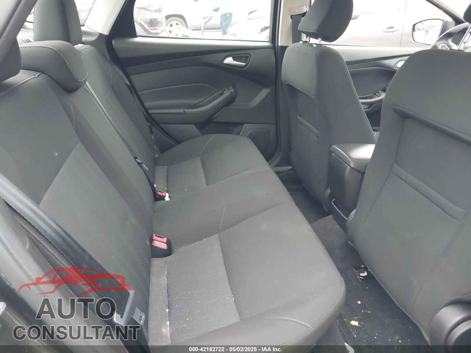 FORD FOCUS 2017 - 1FADP3F23HL325751