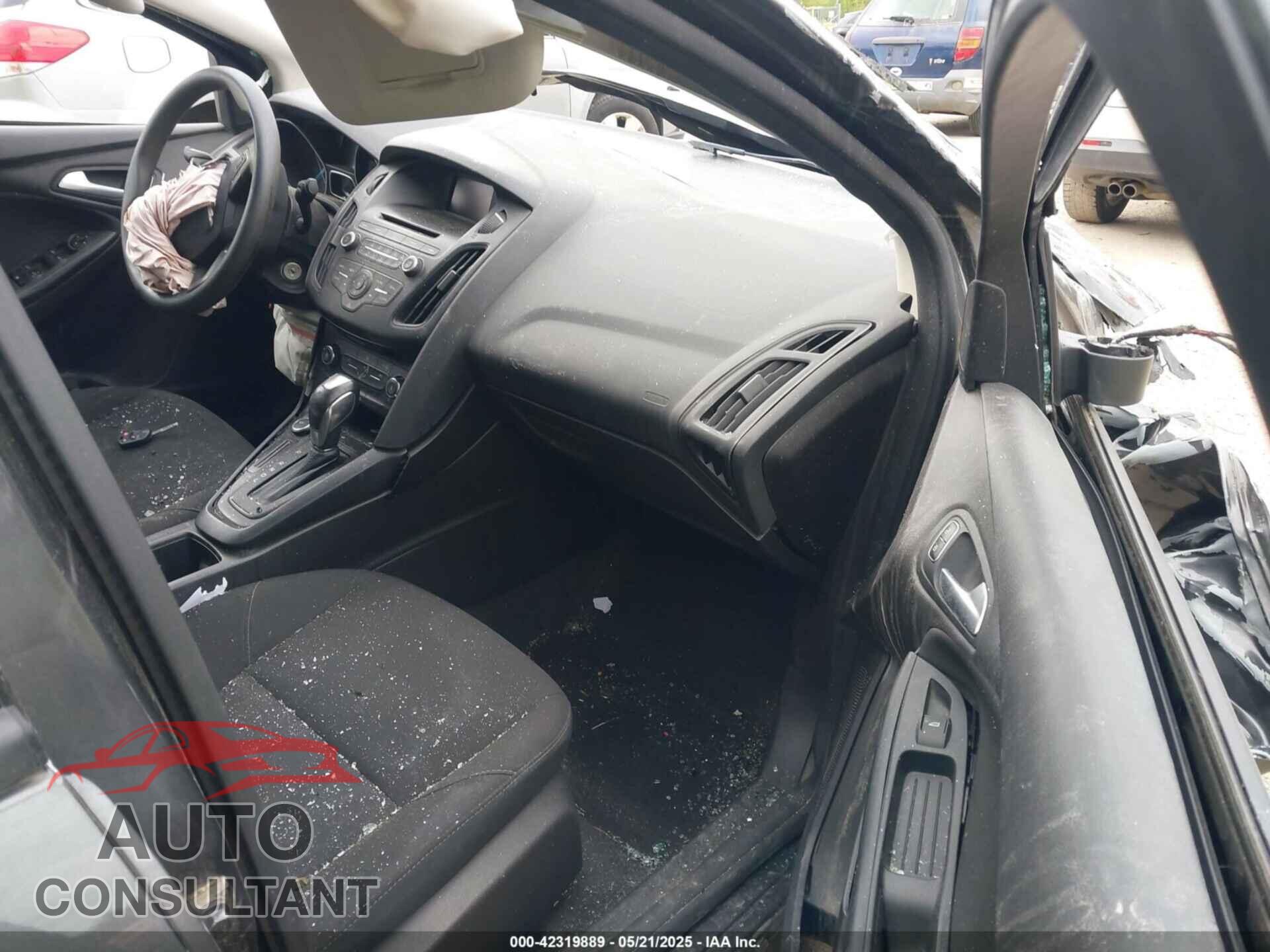 FORD FOCUS 2016 - 1FADP3F22GL327604