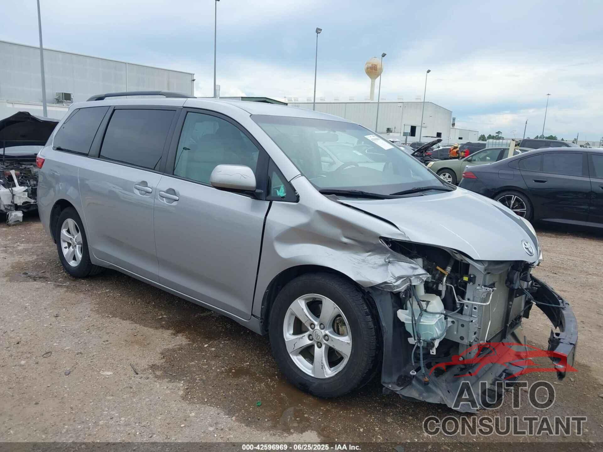 TOYOTA SIENNA 2015 - 5TDKK3DC0FS570160