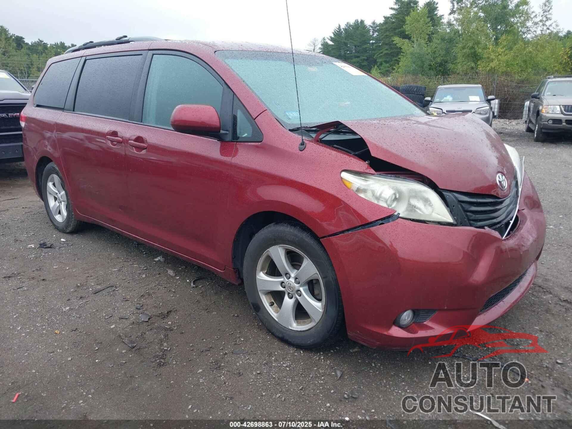 TOYOTA SIENNA 2013 - 5TDKK3DC6DS281023