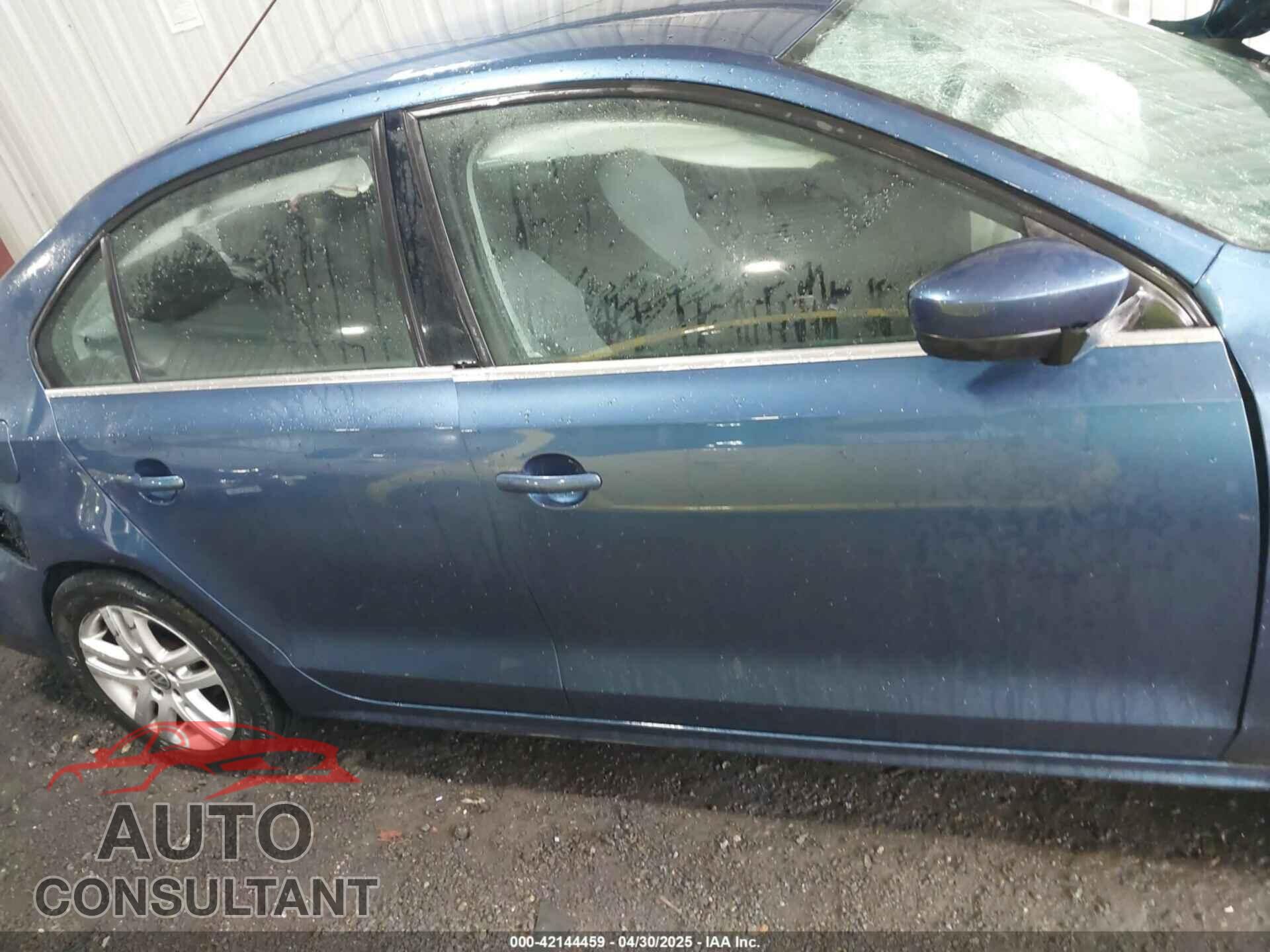 VOLKSWAGEN JETTA 2017 - 3VW2B7AJ3HM310703