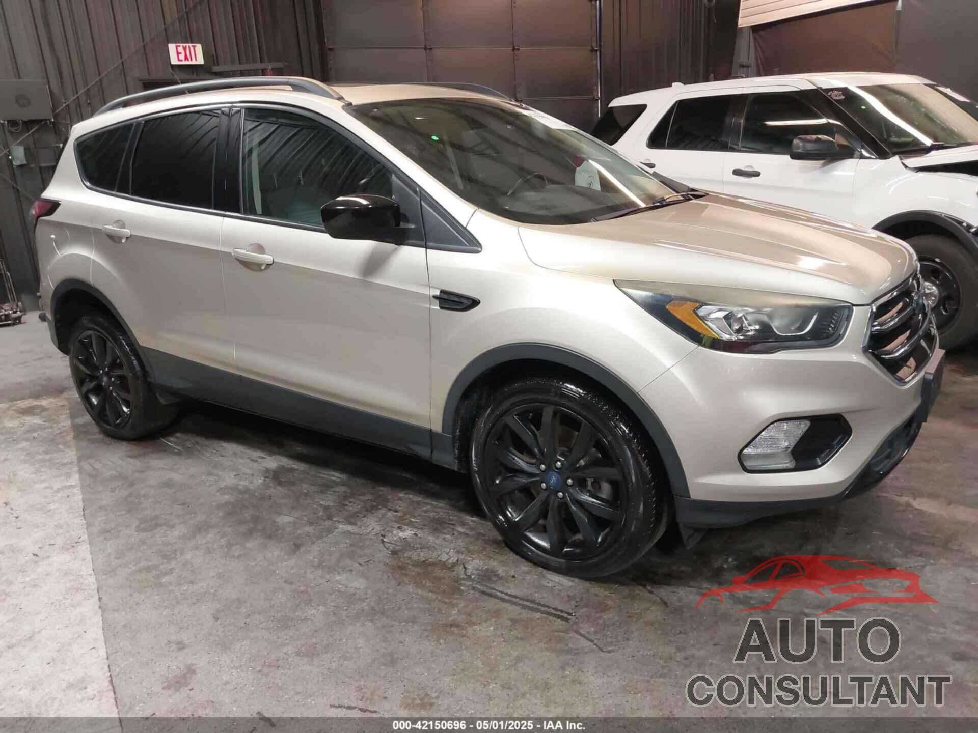 FORD ESCAPE 2017 - 1FMCU9G95HUD33403