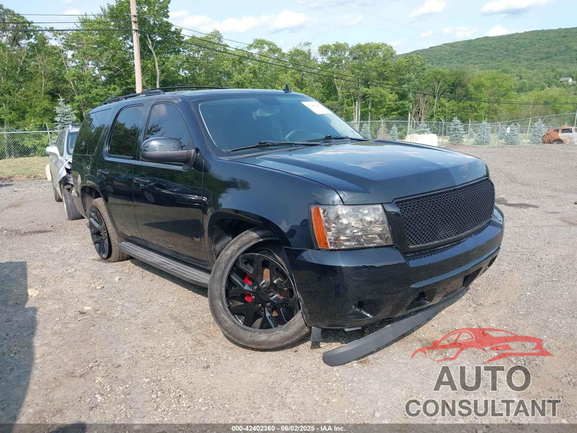 CHEVROLET TAHOE 2011 - 1GNSKBE03BR320118