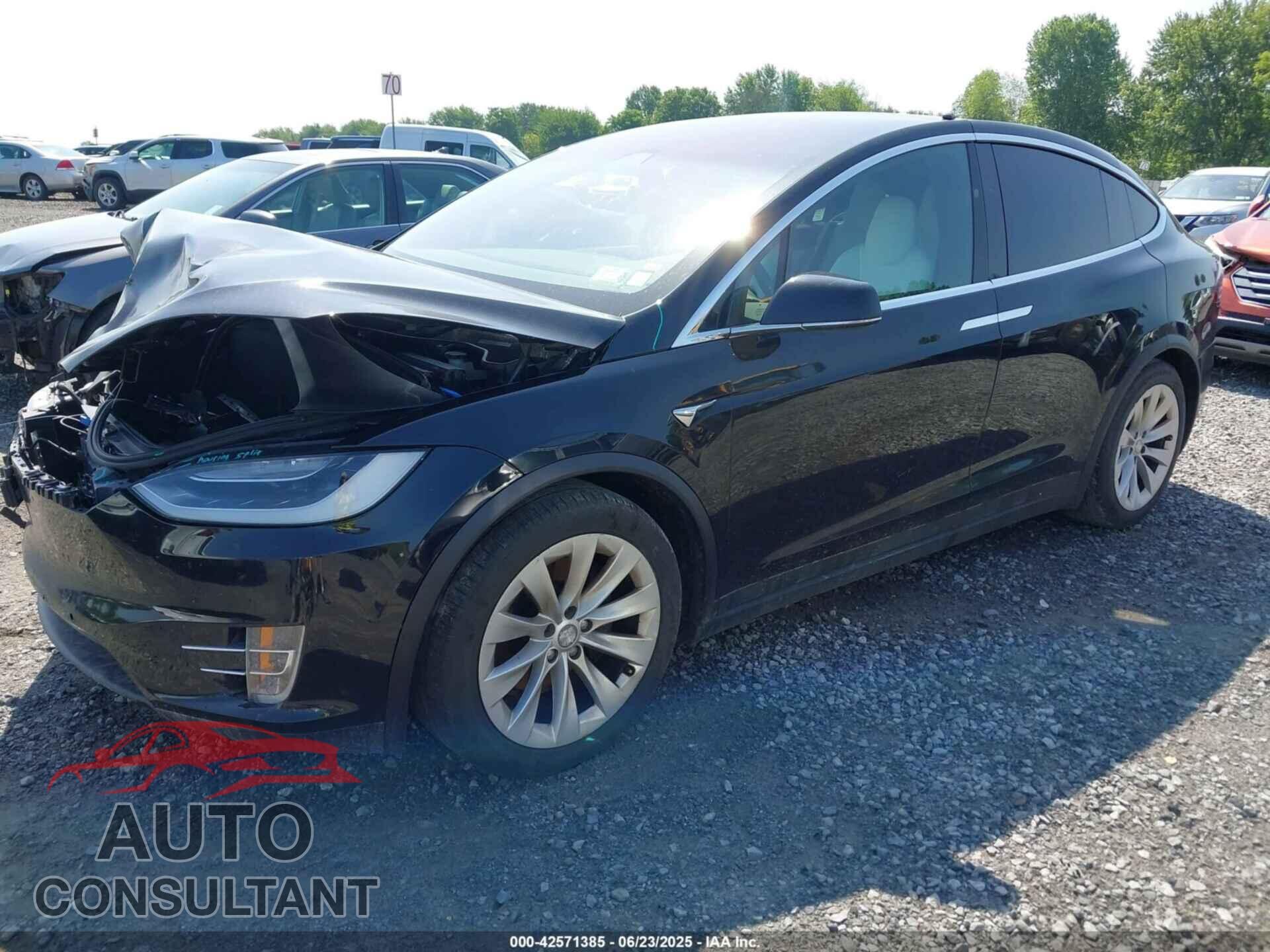 TESLA MODEL X 2017 - 5YJXCAE25HF044112