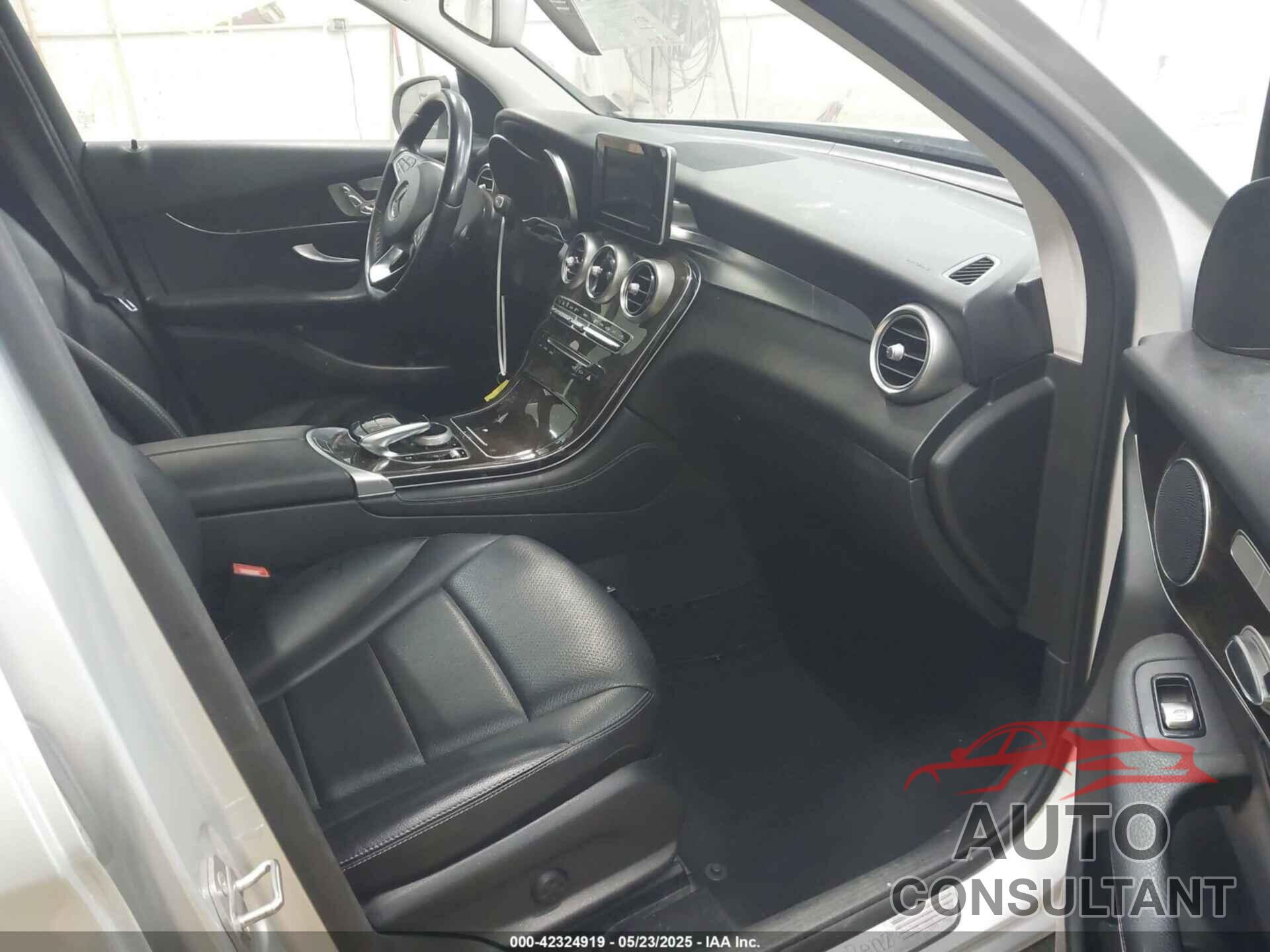 MERCEDES-BENZ GLC 300 2016 - WDC0G4KB6GF098521