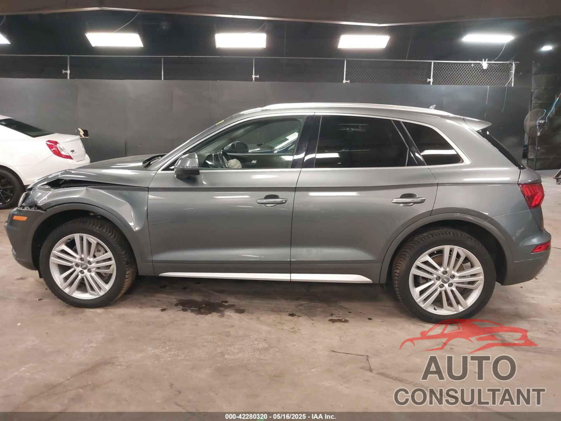AUDI Q5 2018 - WA1BNAFY3J2238745