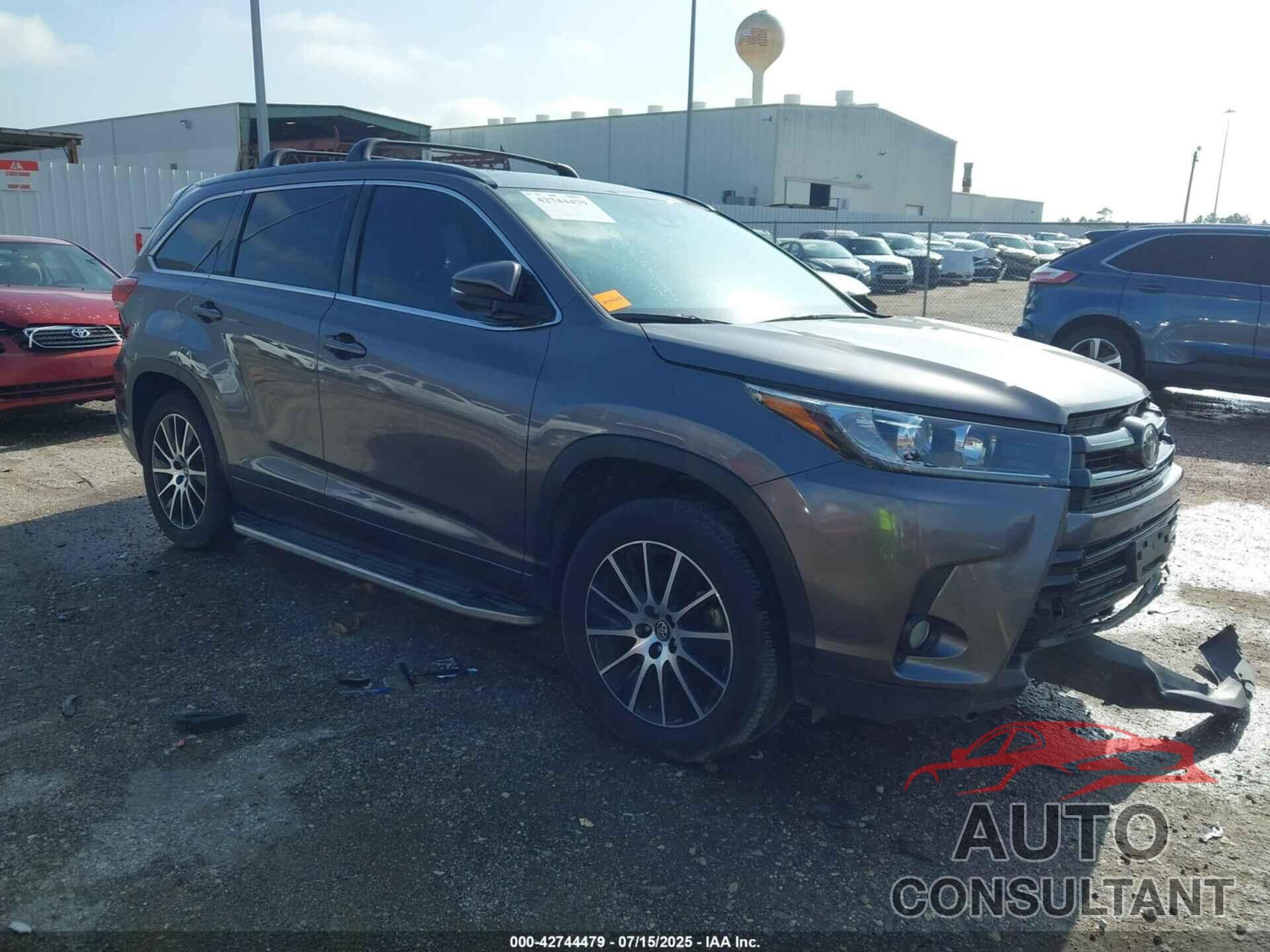 TOYOTA HIGHLANDER 2018 - 5TDKZRFH0JS533433