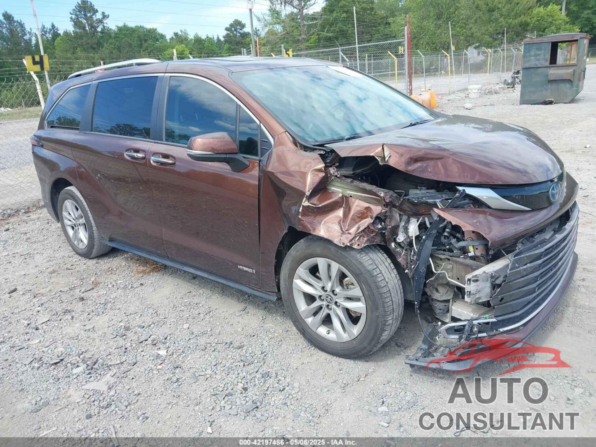 TOYOTA SIENNA 2021 - 5TDZRKEC7MS001242