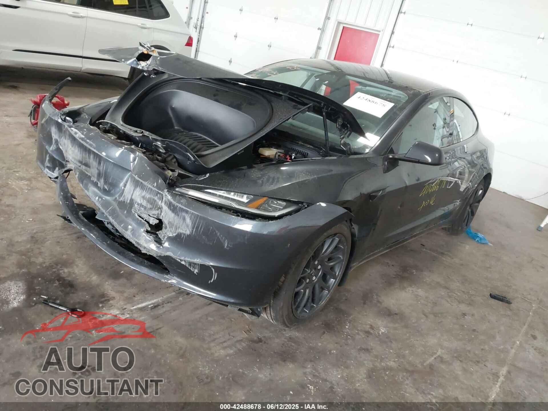 TESLA MODEL 3 2025 - 5YJ3E1EA4SF007401
