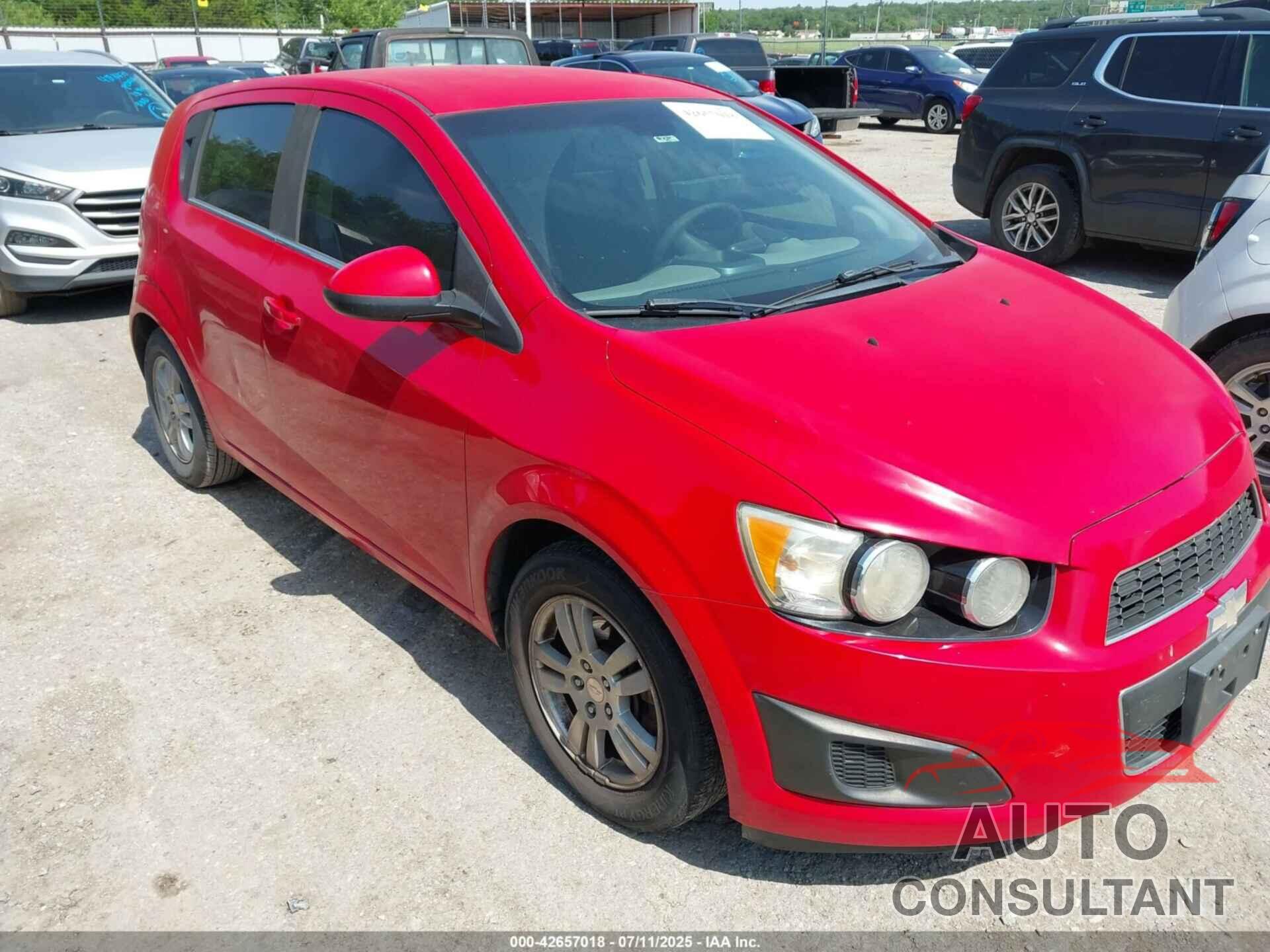 CHEVROLET SONIC 2013 - 1G1JC6SH1D4100617
