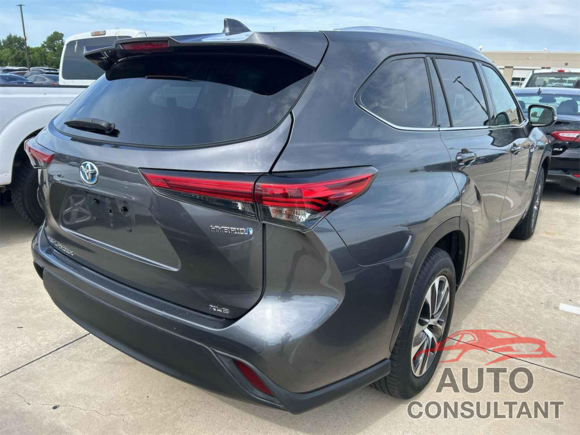 TOYOTA HIGHLANDER 2021 - 5TDHARAH0MS011947