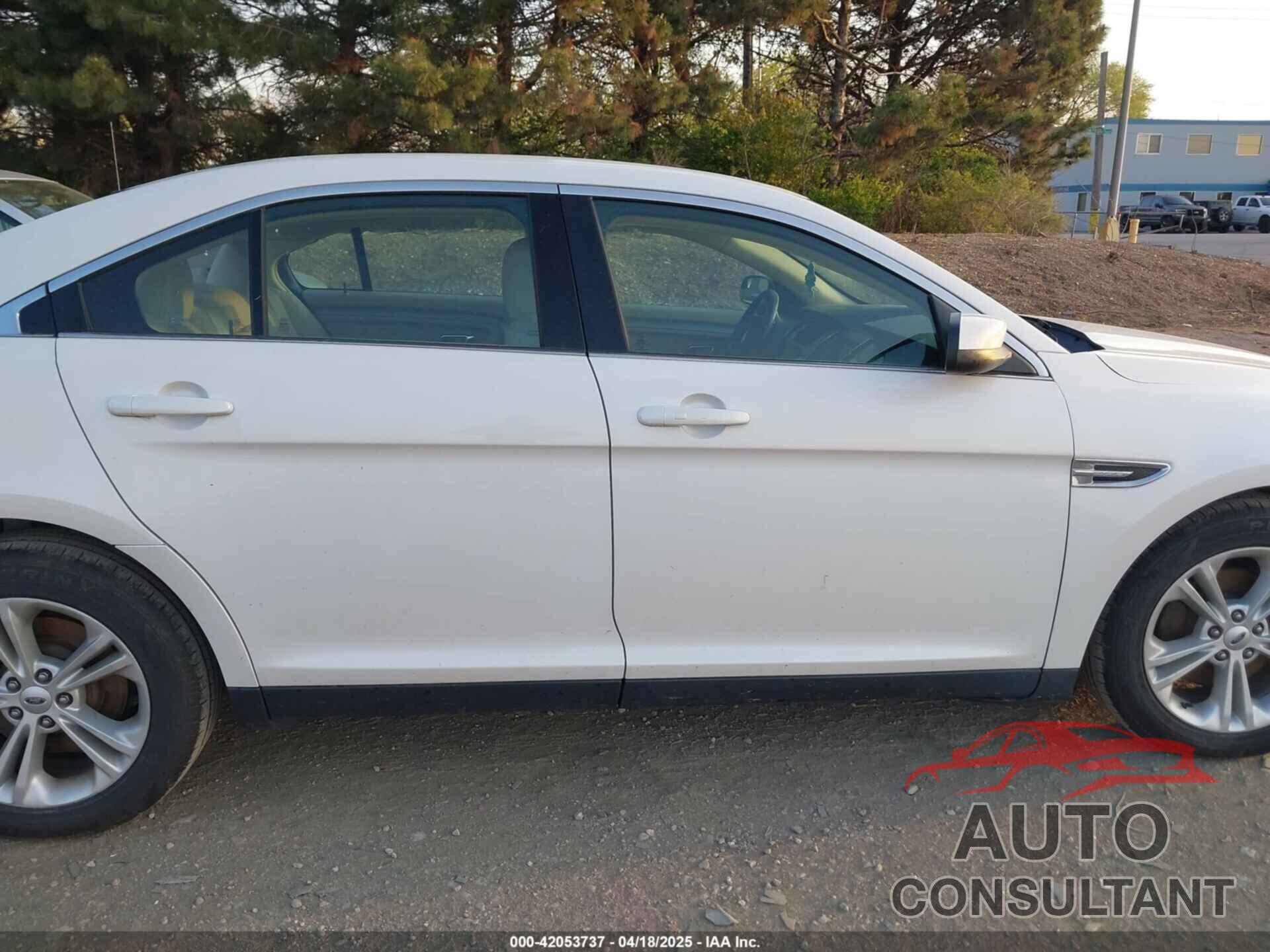 FORD TAURUS 2015 - 1FAHP2E82FG202143