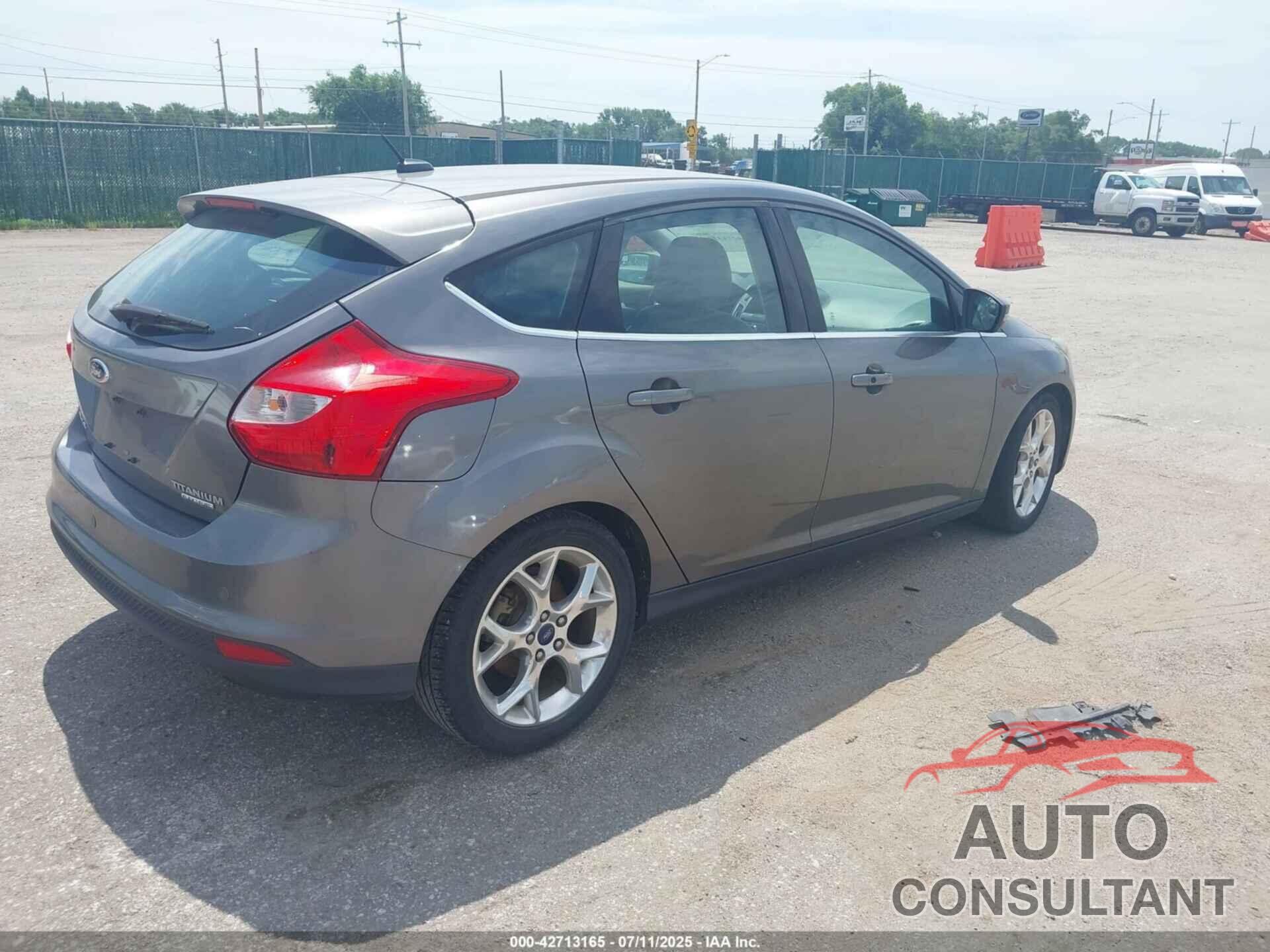 FORD FOCUS 2014 - 1FADP3N25EL224160