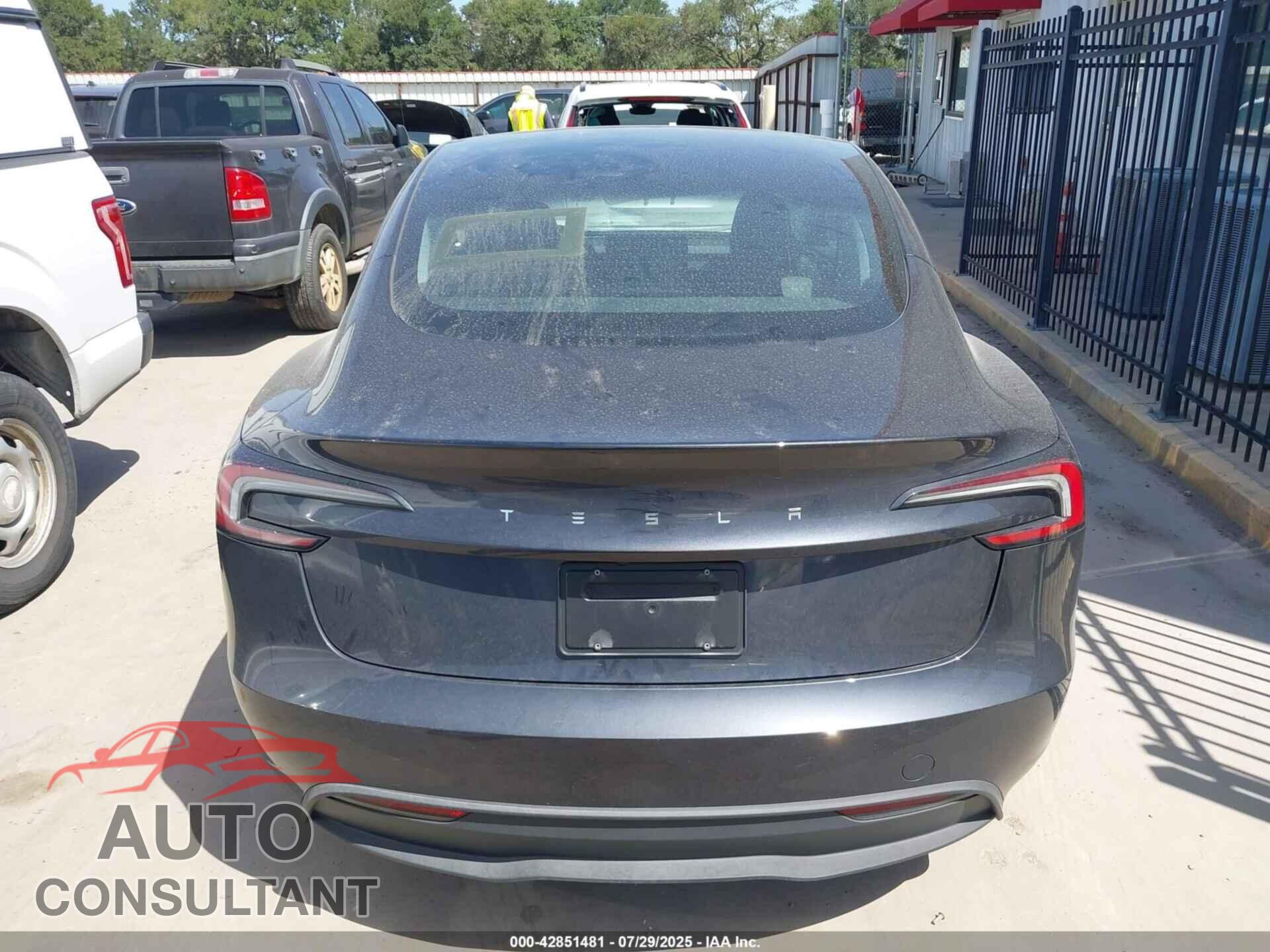 TESLA MODEL 3 2024 - 5YJ3E1EA0RF849341