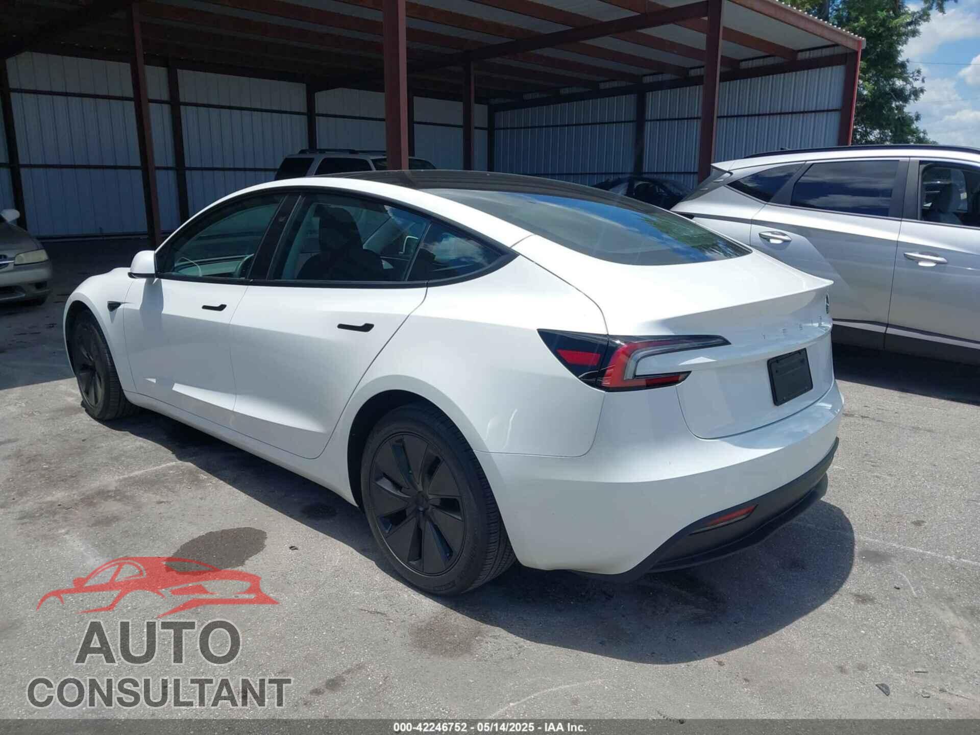 TESLA MODEL 3 2024 - 5YJ3E1EA7RF721503