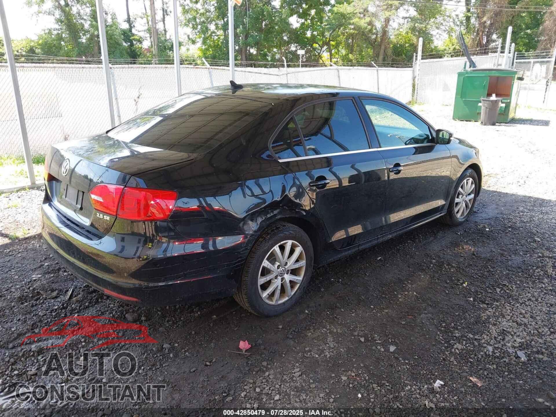 VOLKSWAGEN JETTA 2013 - 3VWBP7AJ2DM258024