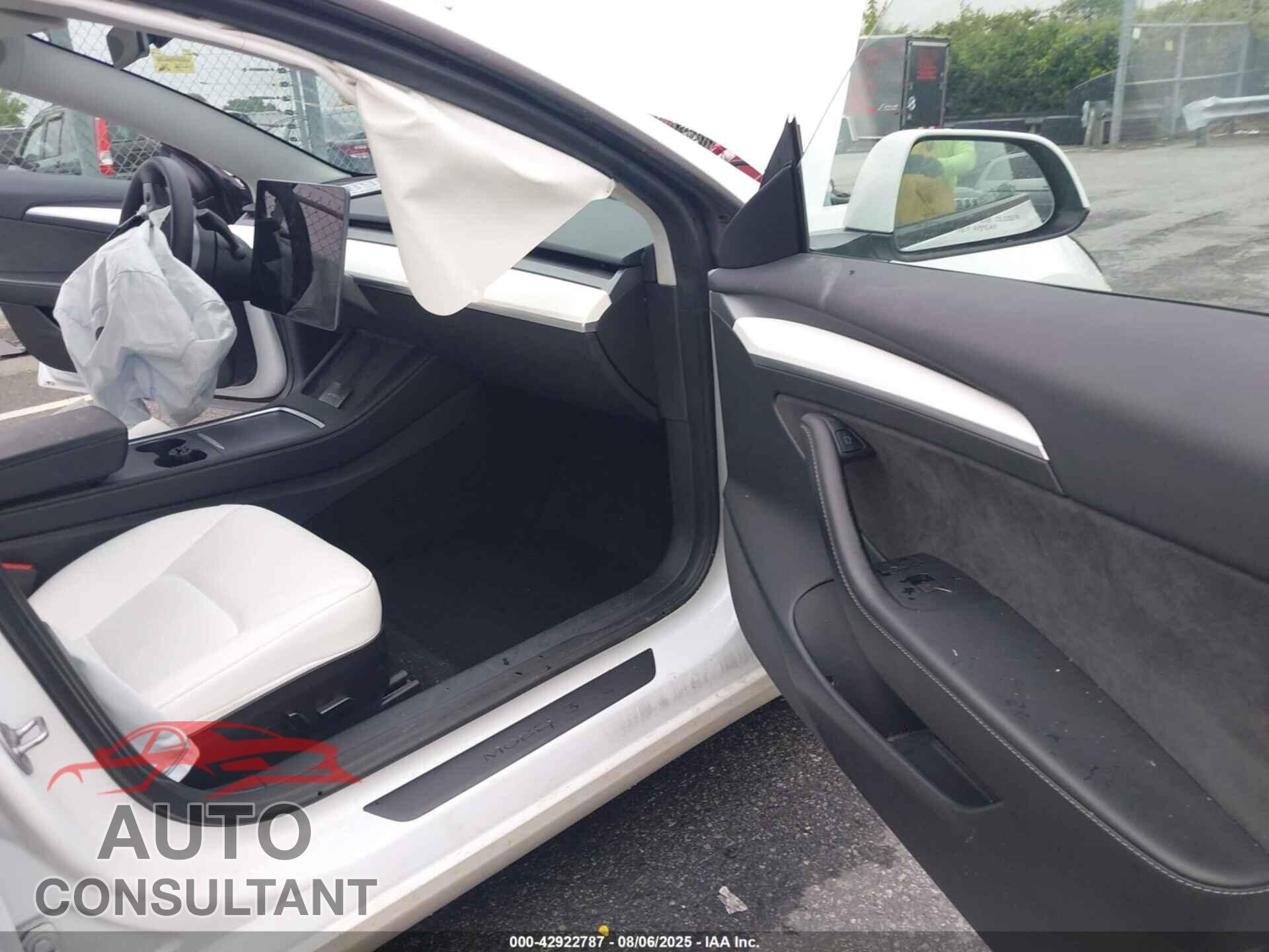 TESLA MODEL 3 2023 - 5YJ3E1EC5PF404513
