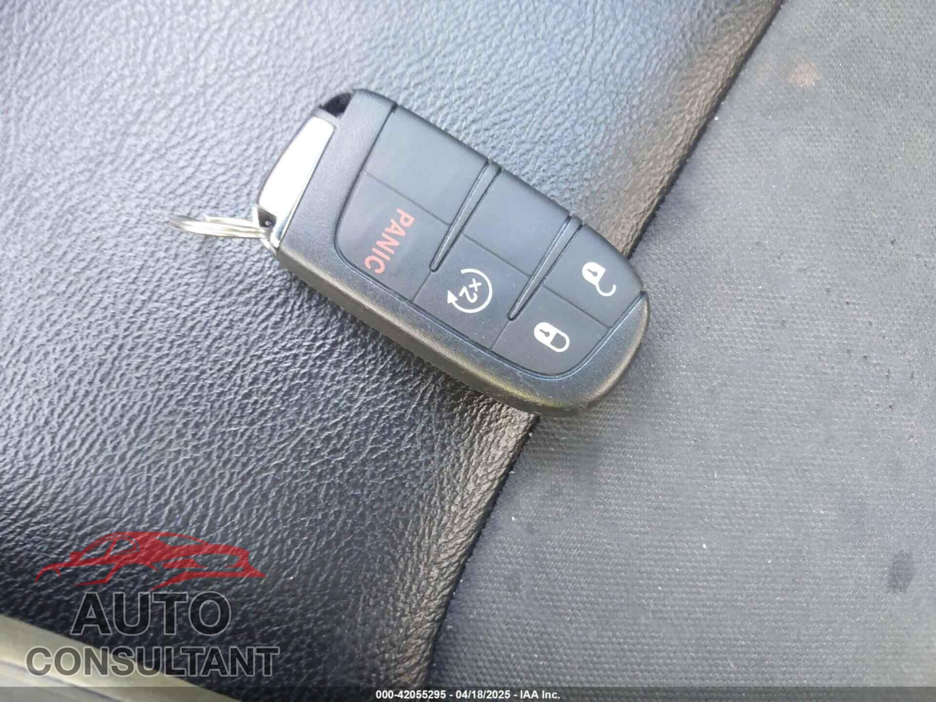 JEEP COMPASS 2018 - 3C4NJDBB3JT401720
