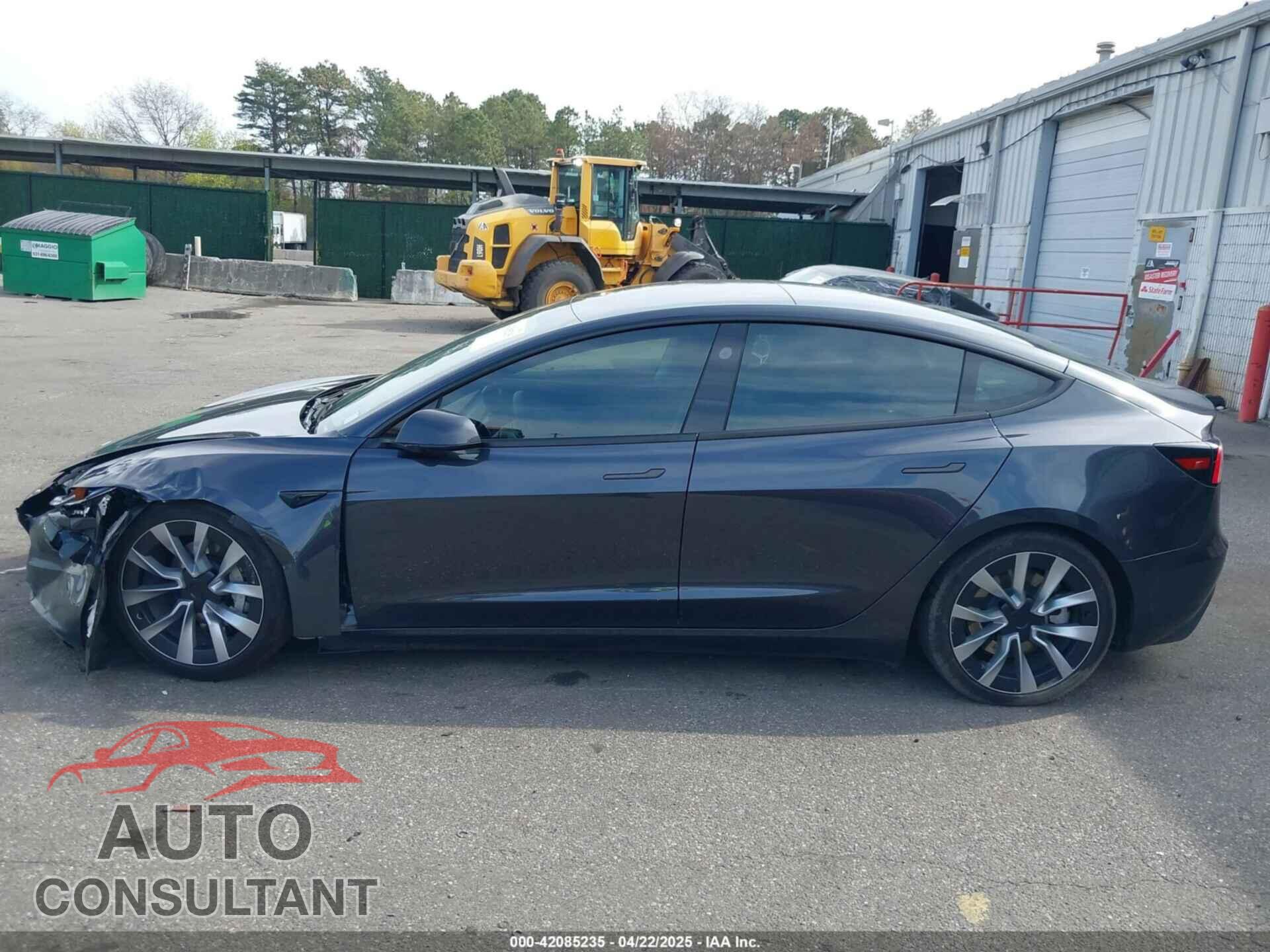 TESLA MODEL 3 2024 - 5YJ3E1EA4RF742745