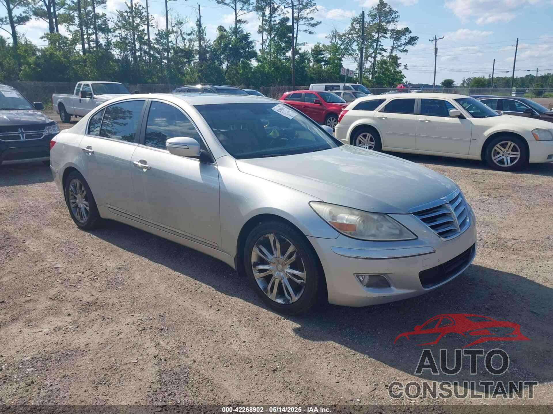 HYUNDAI GENESIS 2011 - KMHGC4DF2BU145110