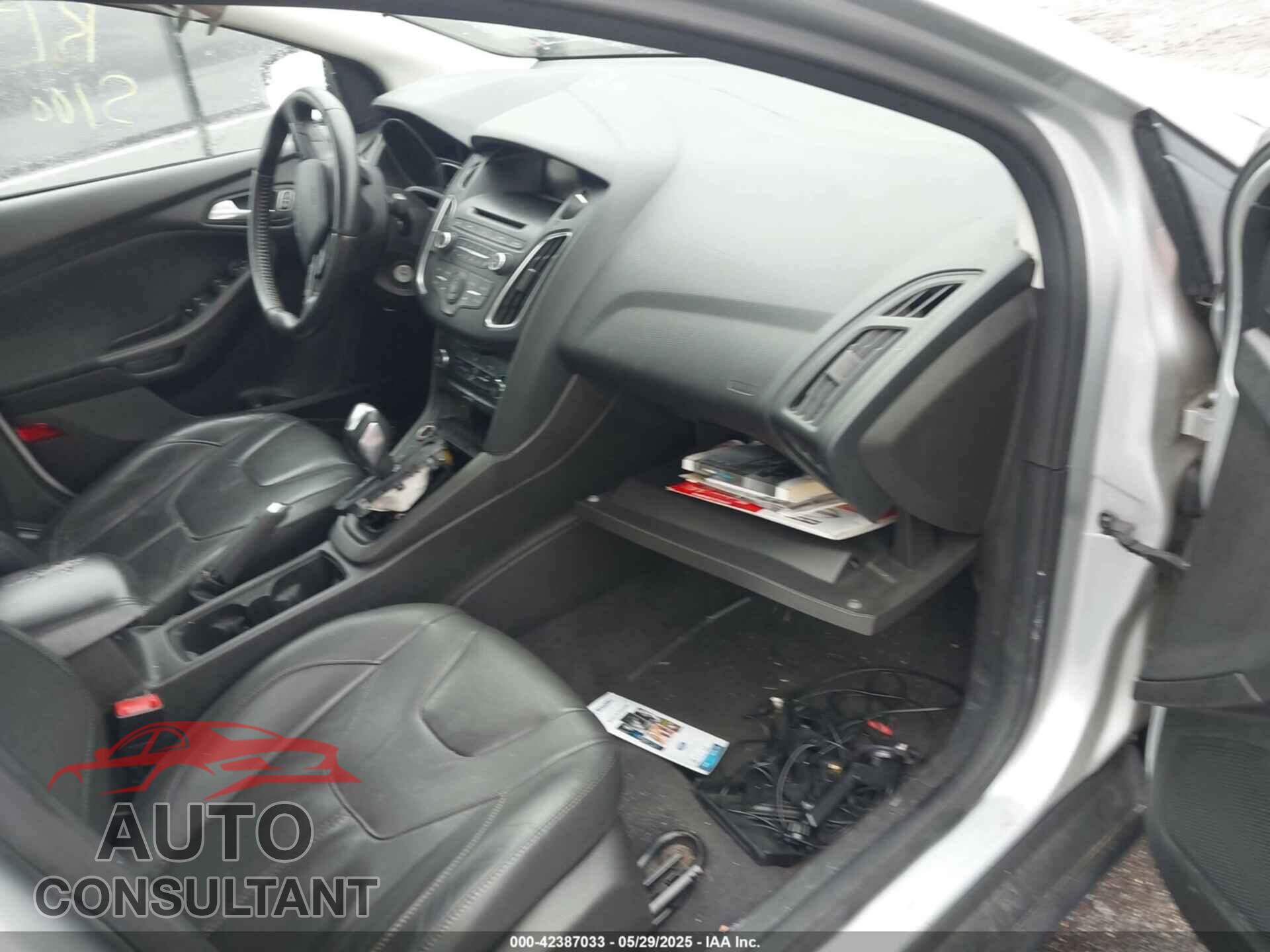FORD FOCUS 2015 - 1FADP3F29FL302519