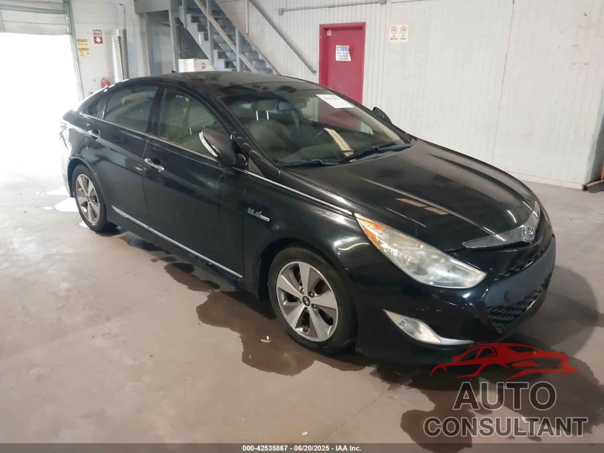 HYUNDAI SONATA HYBRID 2012 - KMHEC4A46CA047064