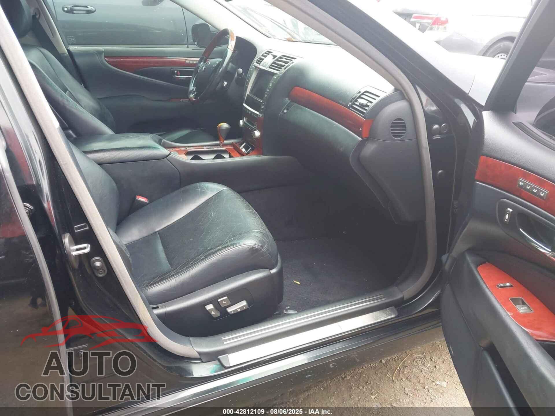 LEXUS LS 460 2011 - JTHCL5EF1B5009552