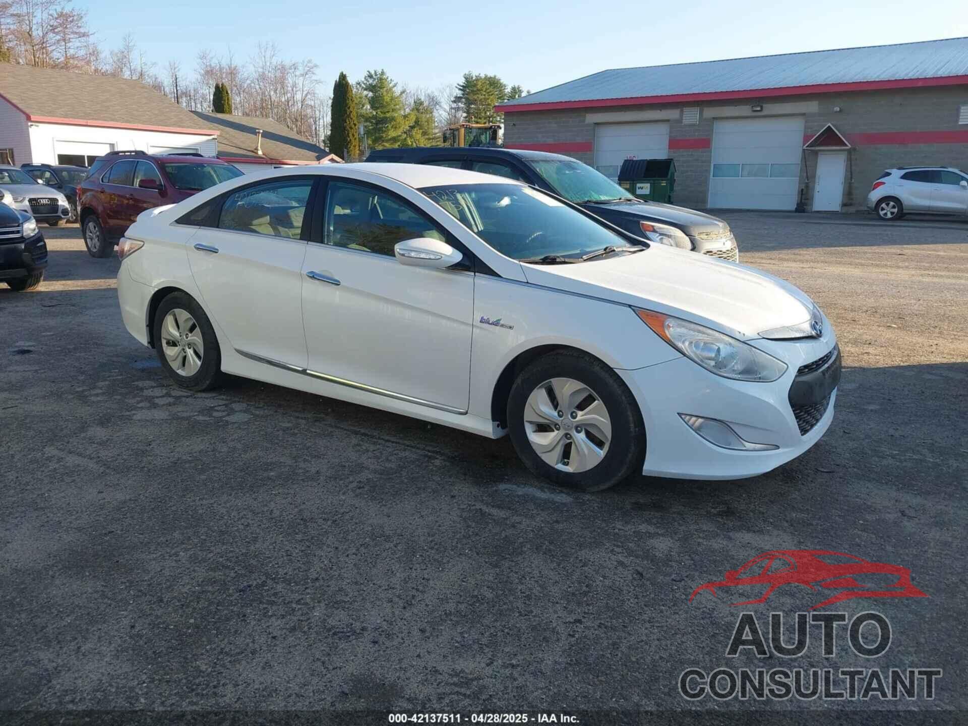 HYUNDAI SONATA HYBRID 2013 - KMHEC4A45DA065198
