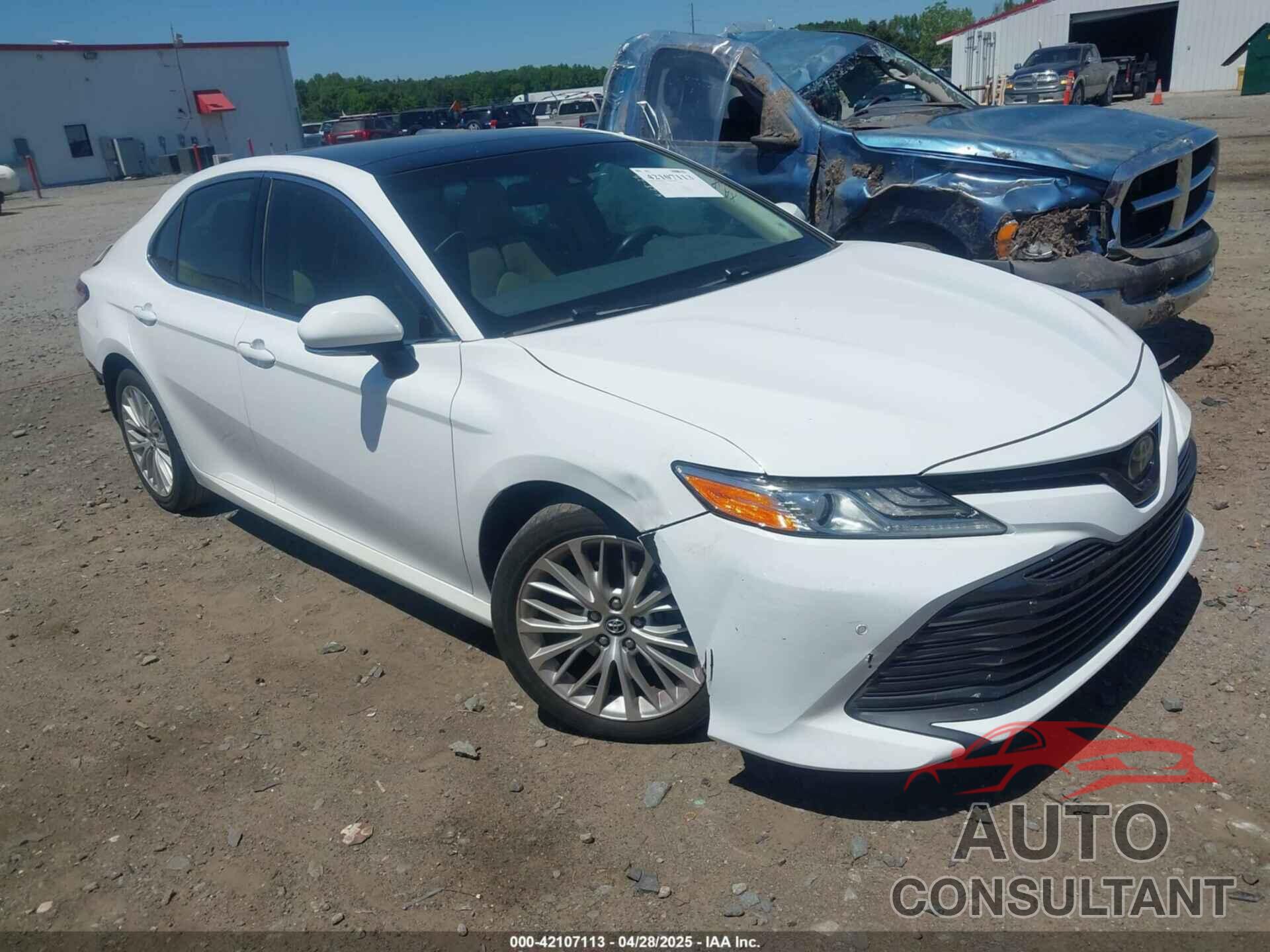 TOYOTA CAMRY 2018 - 4T1B11HKXJU016486