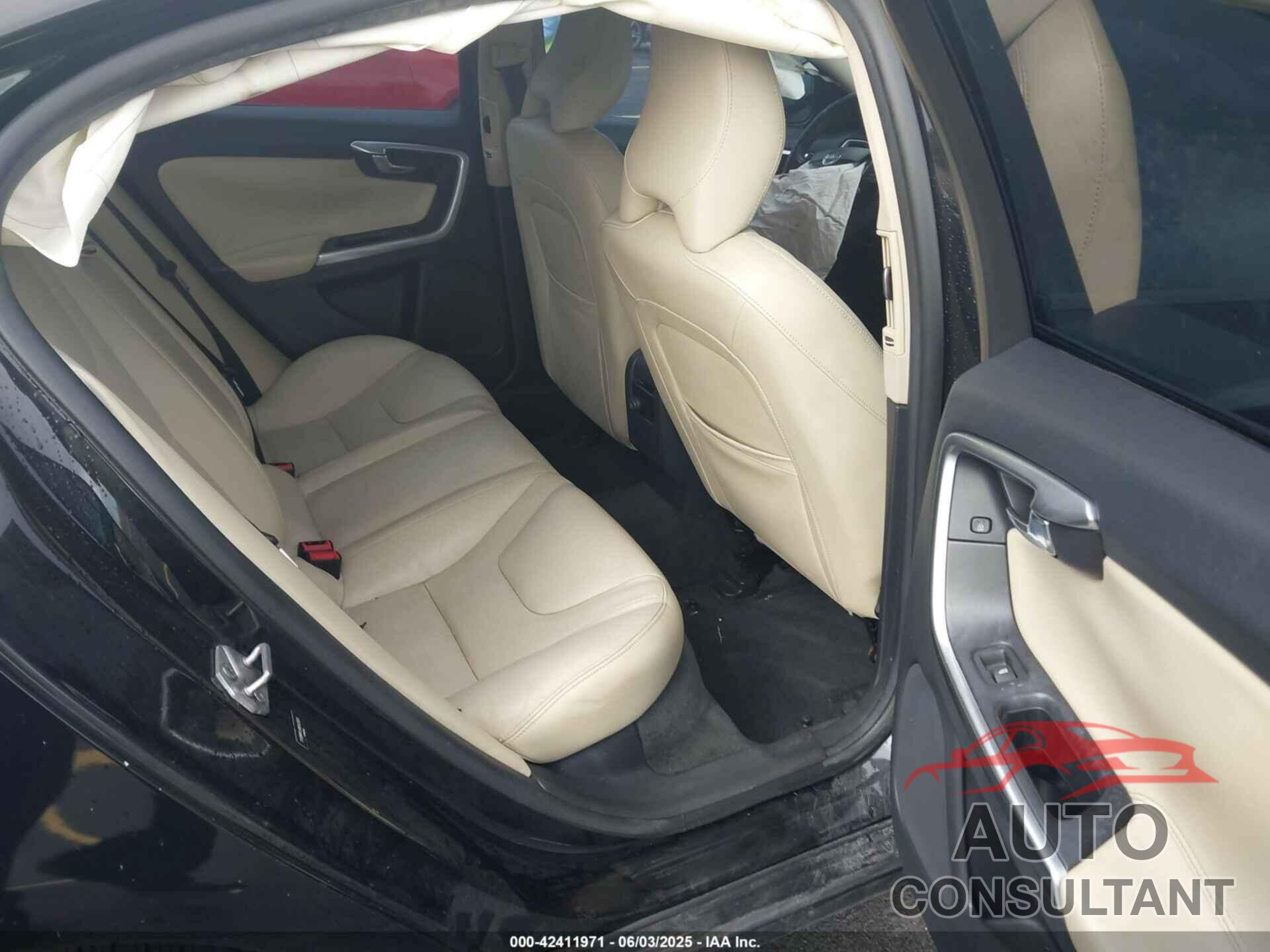 VOLVO S60 2017 - YV126MFL8H2422804