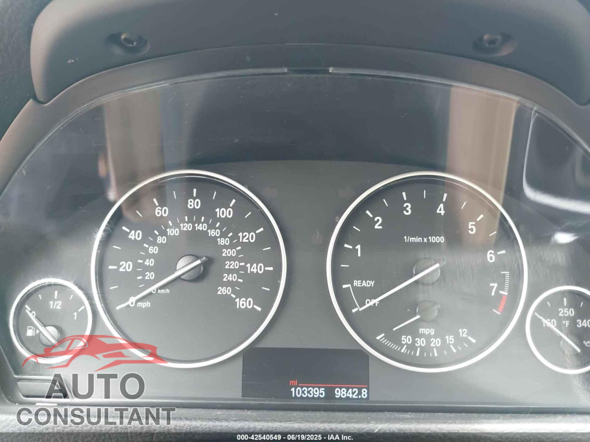 BMW 320I 2016 - WBA8E1G55GNU11867