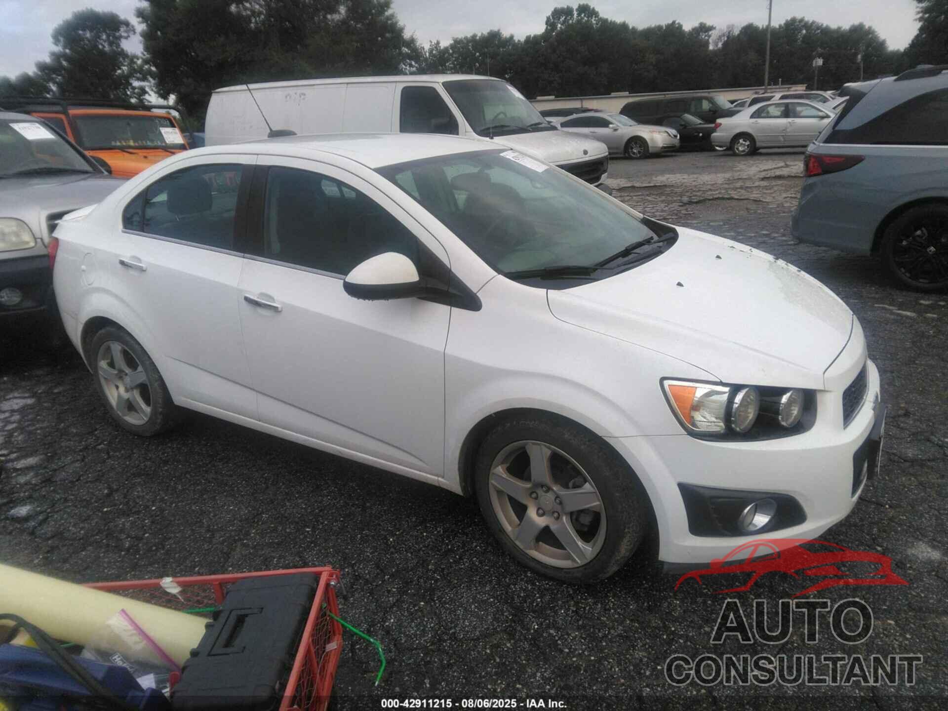 CHEVROLET SONIC 2015 - 1G1JE5SB5F4111641