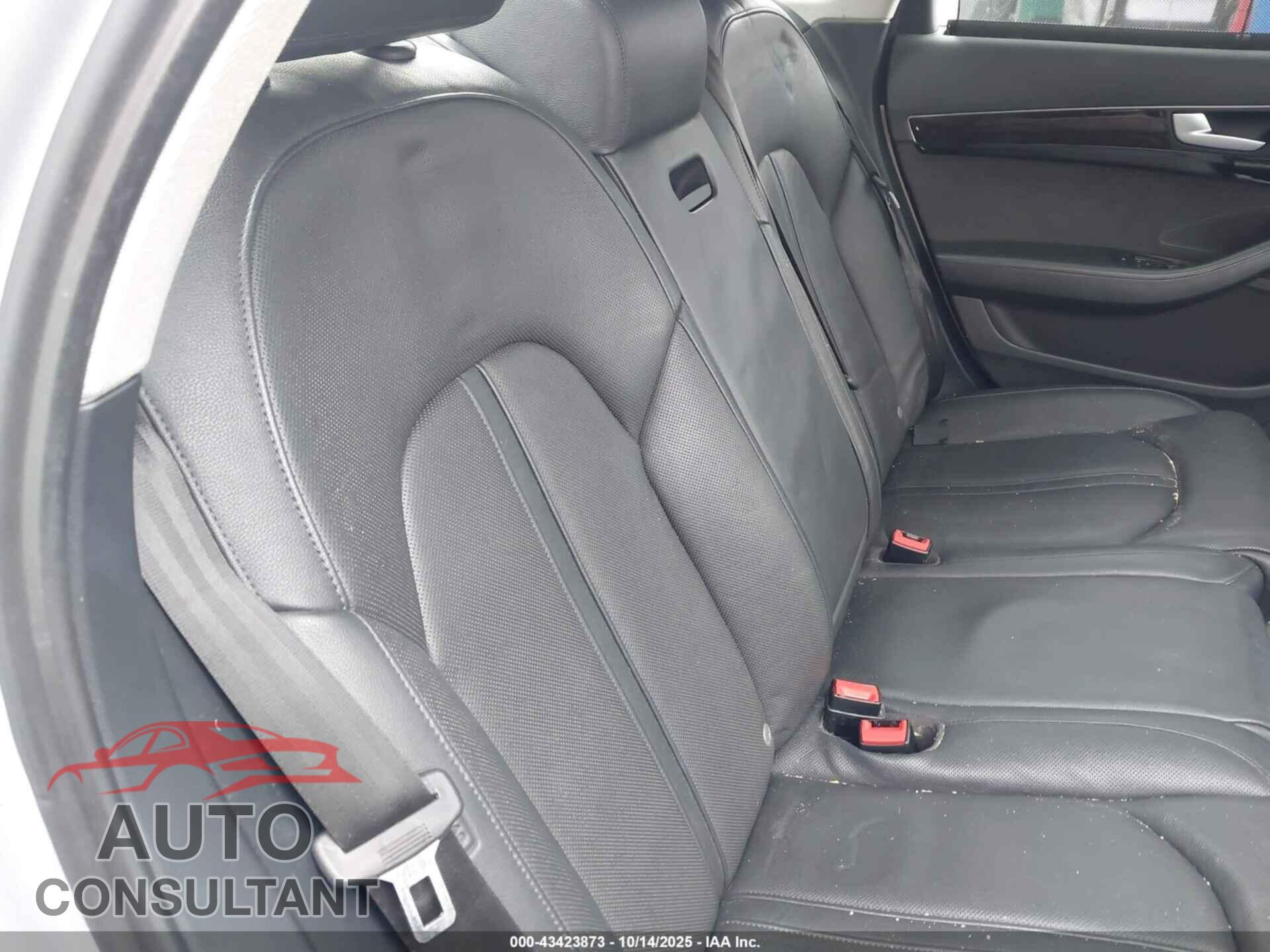 AUDI A8 L 2012 - WAURVAFD5CN022119