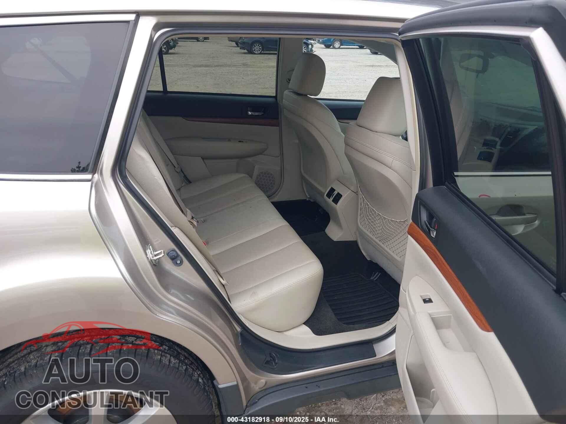 SUBARU OUTBACK 2014 - 4S4BRBMC8E3318285