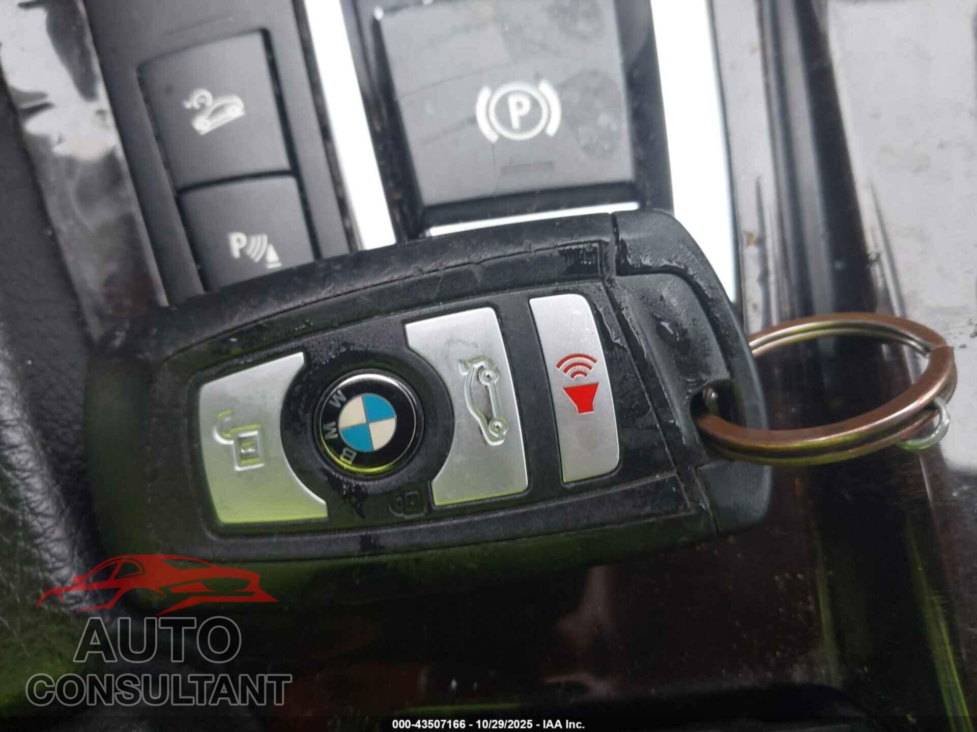 BMW 528I 2012 - WBAXH5C59CDW02868