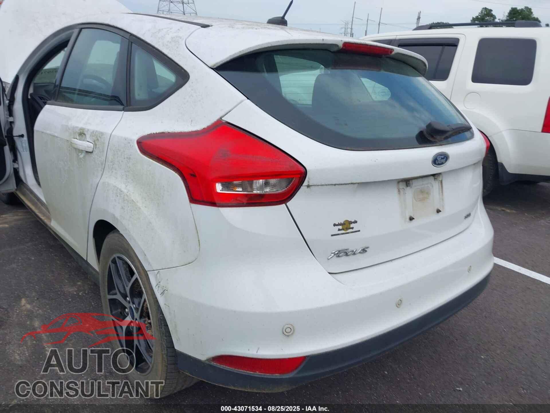 FORD FOCUS 2018 - 1FADP3M26JL324926