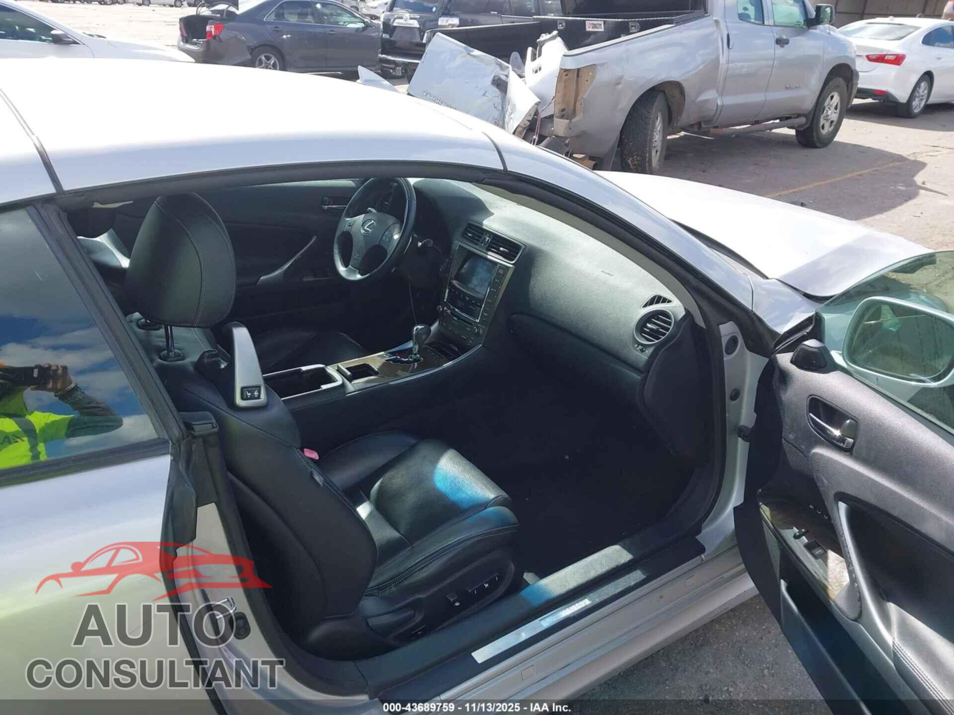 LEXUS IS 250C 2010 - JTHFF2C22A2507939