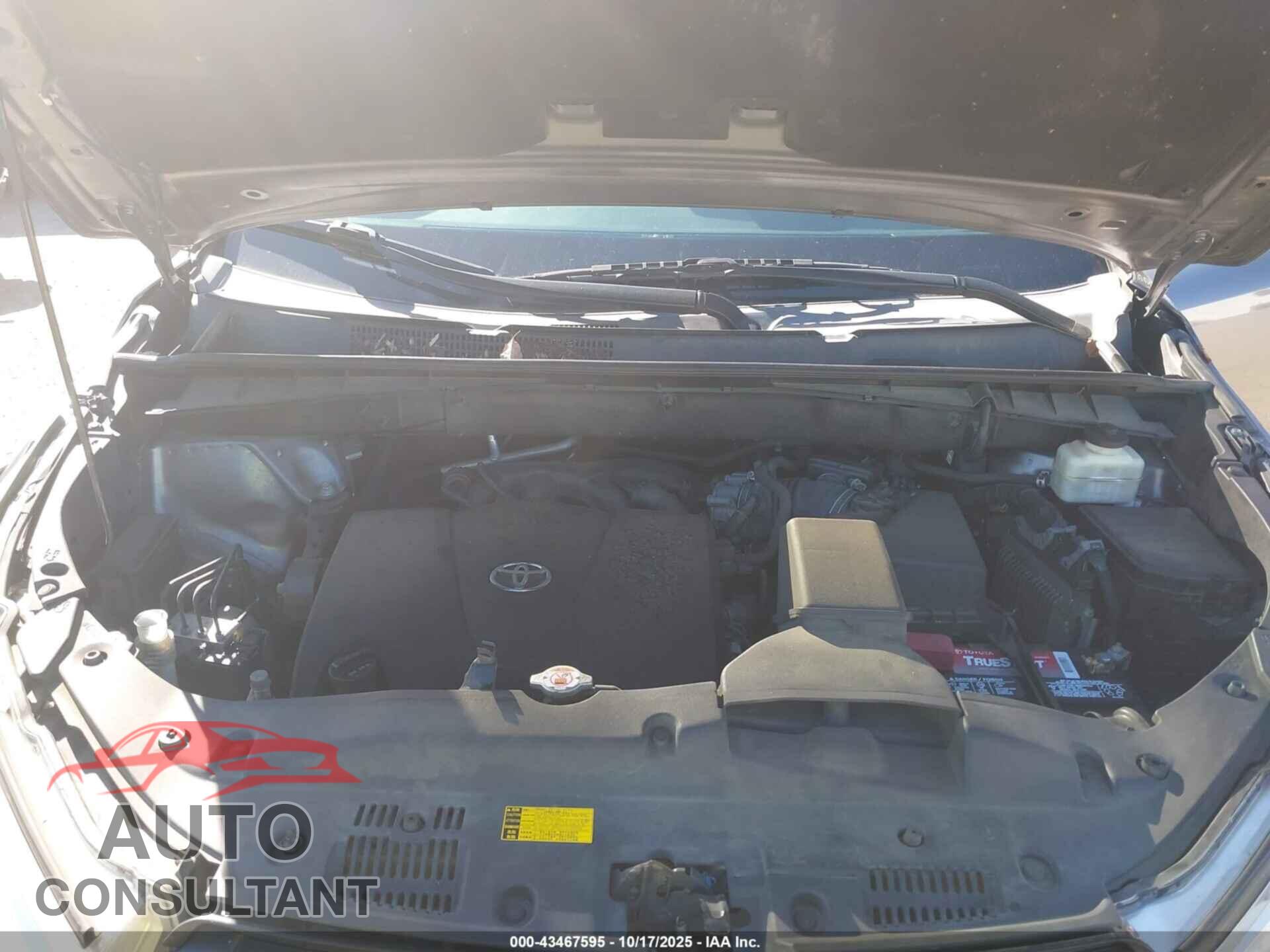 TOYOTA HIGHLANDER 2018 - 5TDBZRFH3JS498564