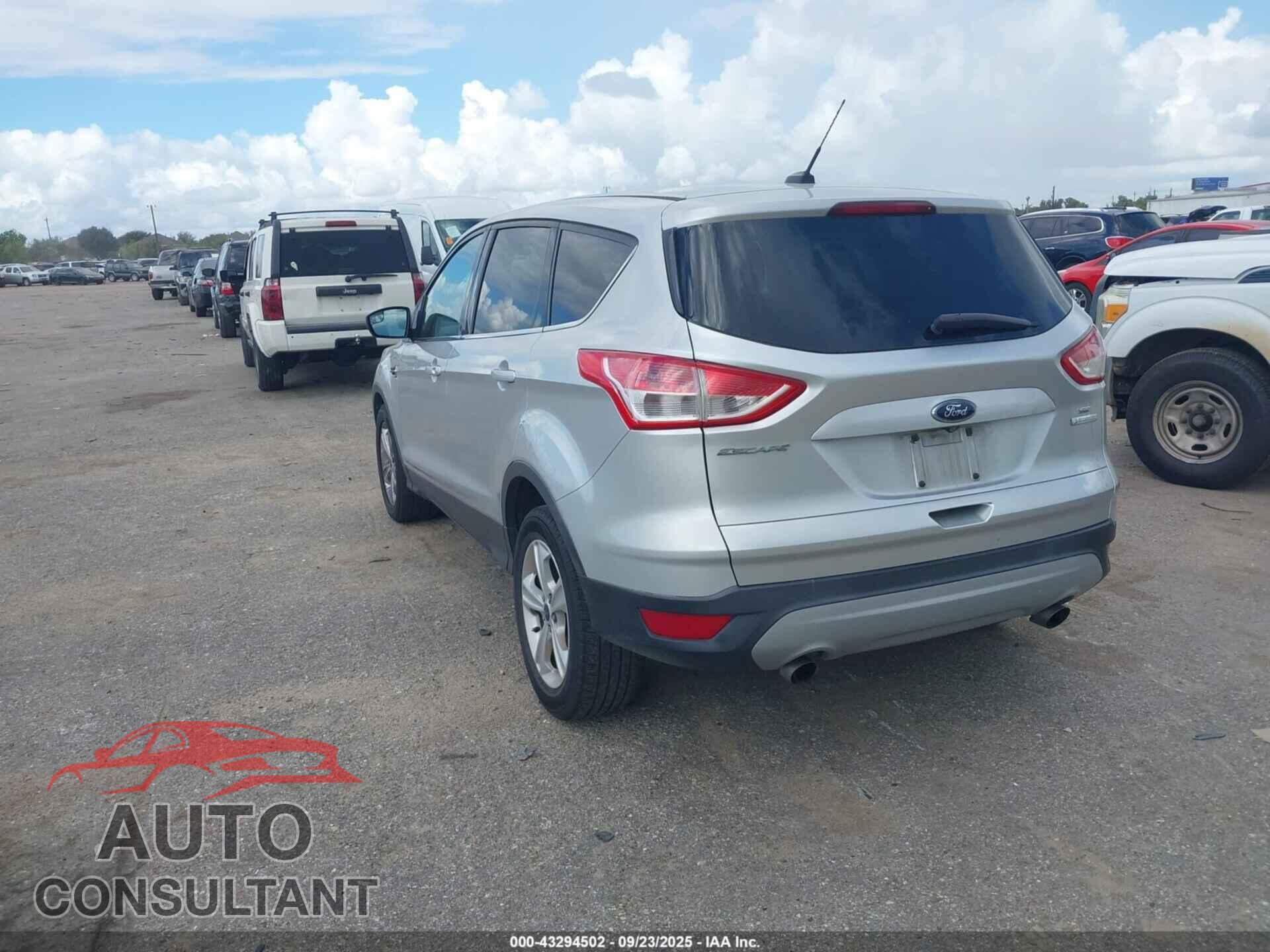 FORD ESCAPE 2014 - 1FMCU0GX7EUC22745