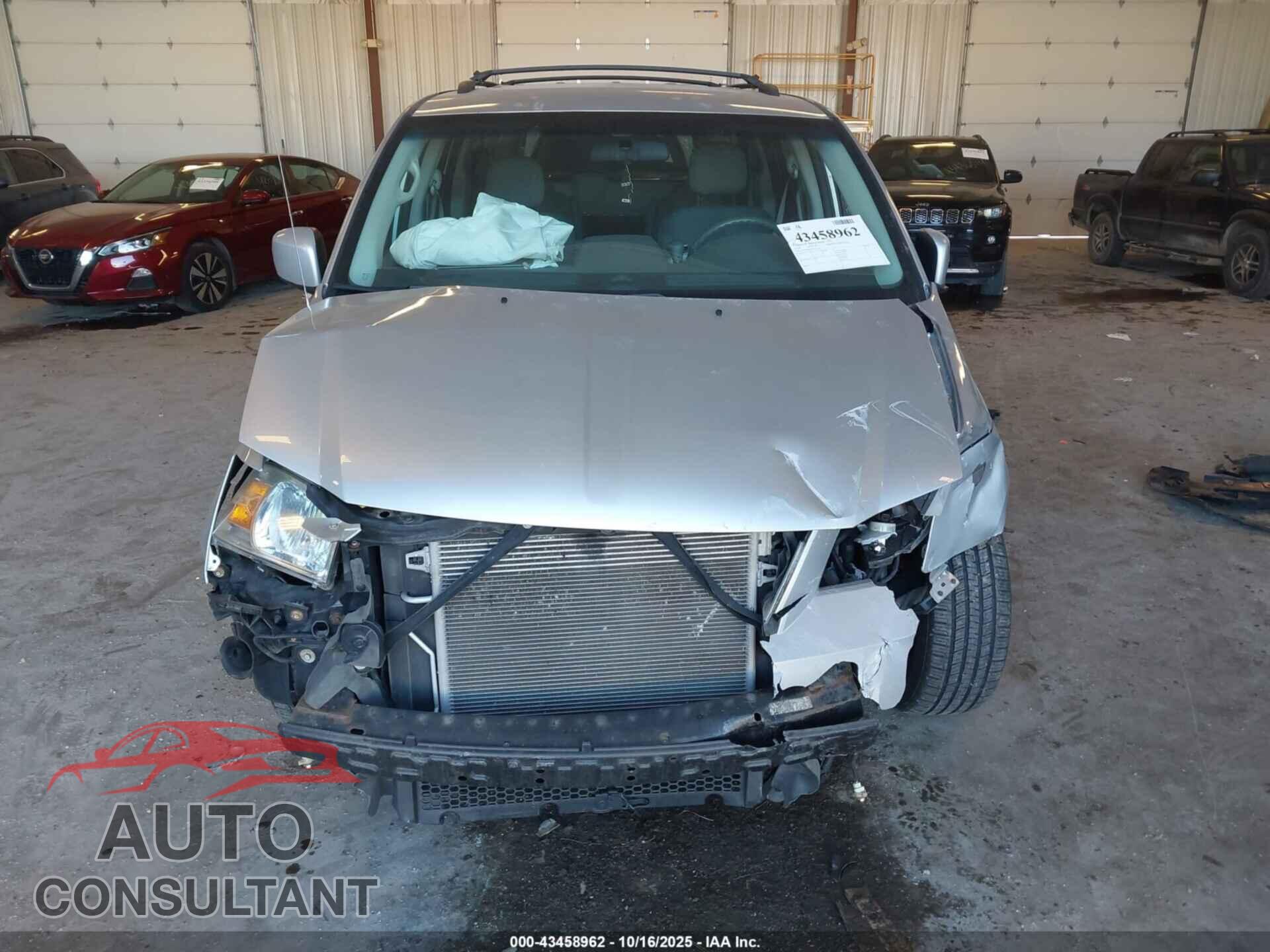 DODGE GRAND CARAVAN 2010 - 2D4RN4DE5AR445558