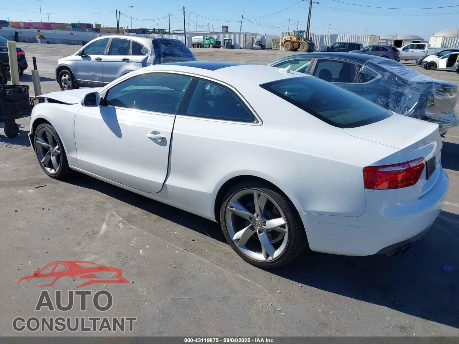 AUDI A5 2011 - WAUCFAFR9BA025237