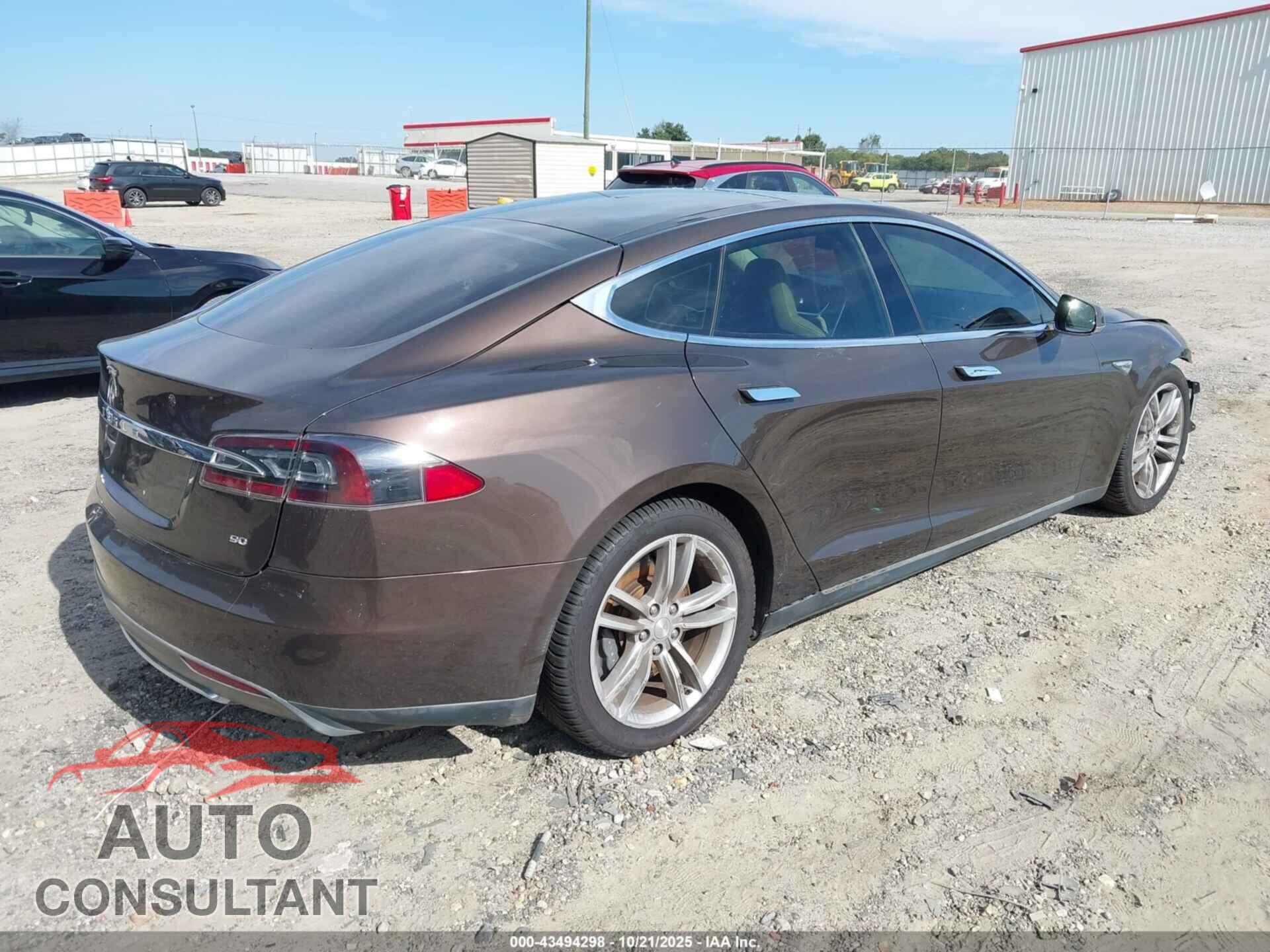 TESLA MODEL S 2013 - 5YJSA1DN0DFP16244