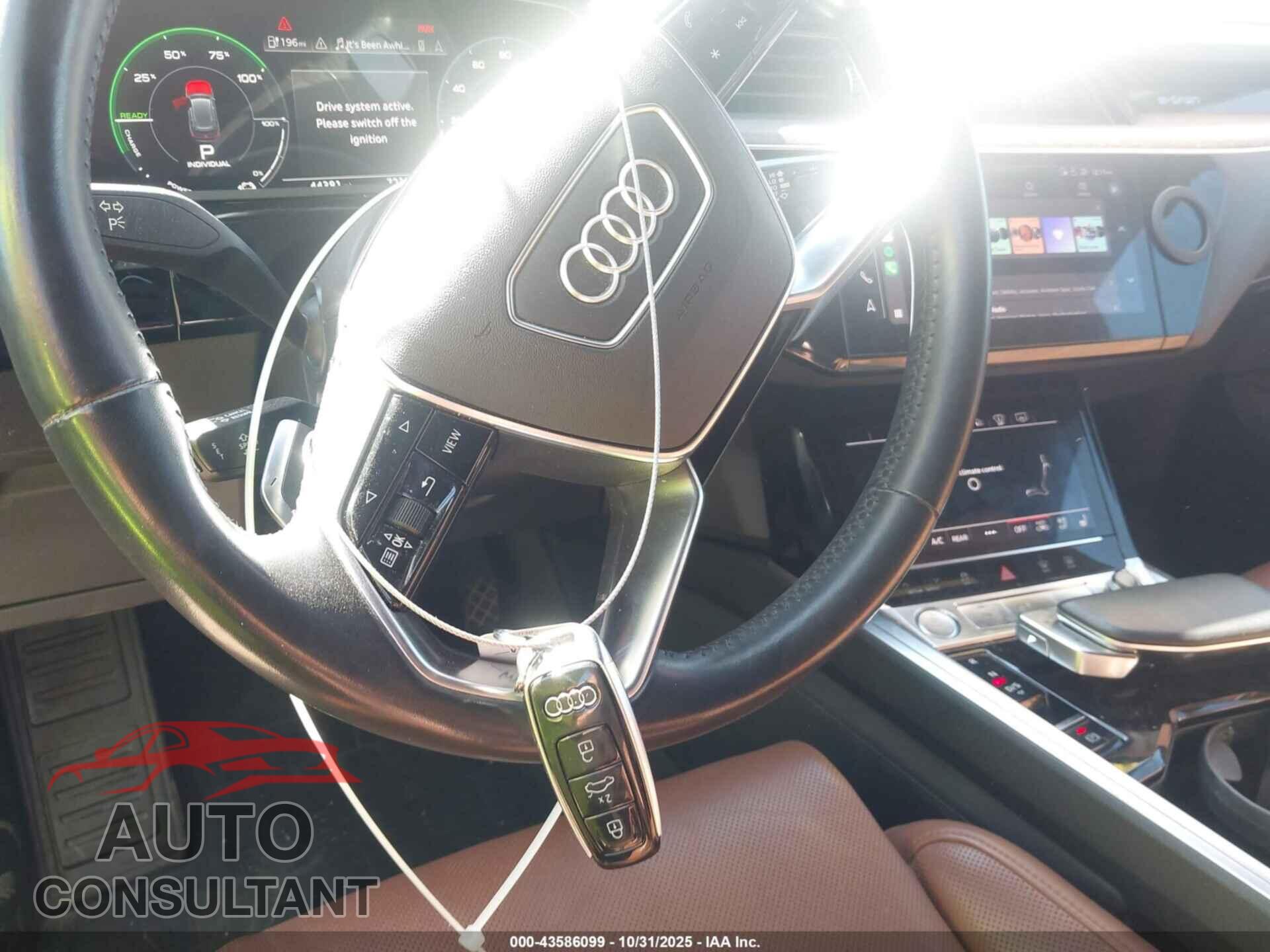 AUDI E-TRON 2019 - WA1VAAGE2KB015837