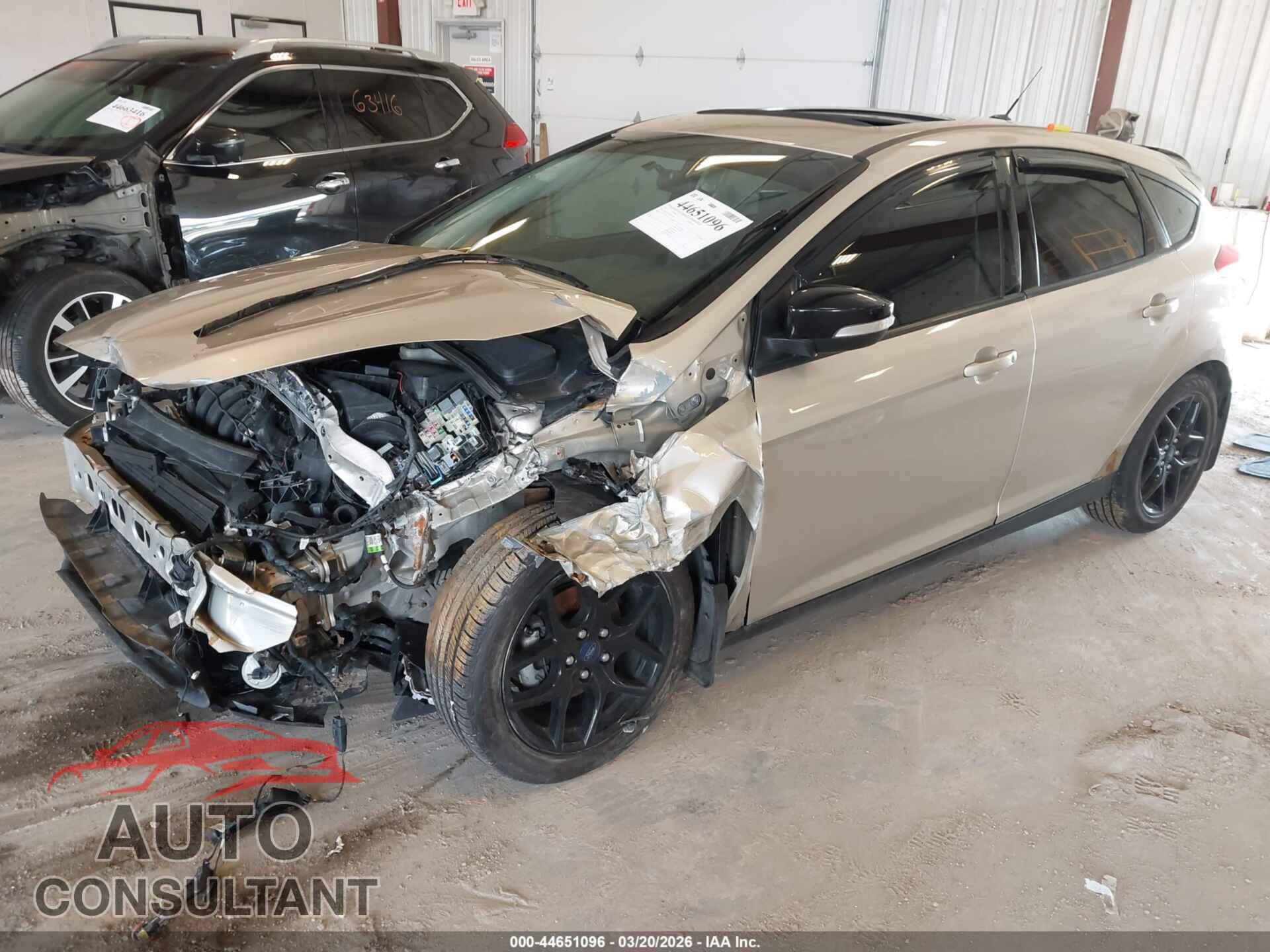 FORD FOCUS 2017 - 1FADP3M26HL305285