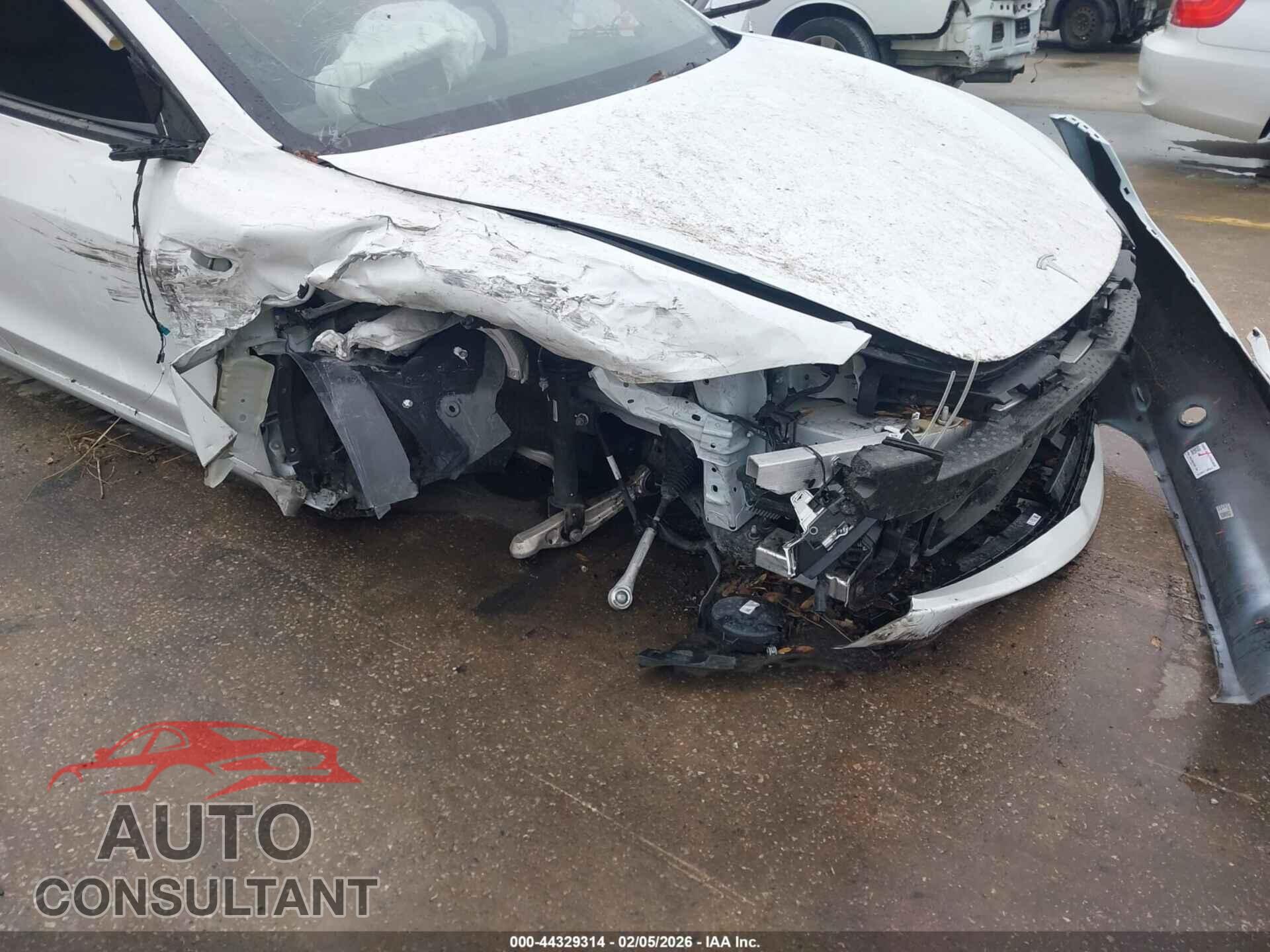 TESLA MODEL 3 2025 - 5YJ3E1EA0SF909348