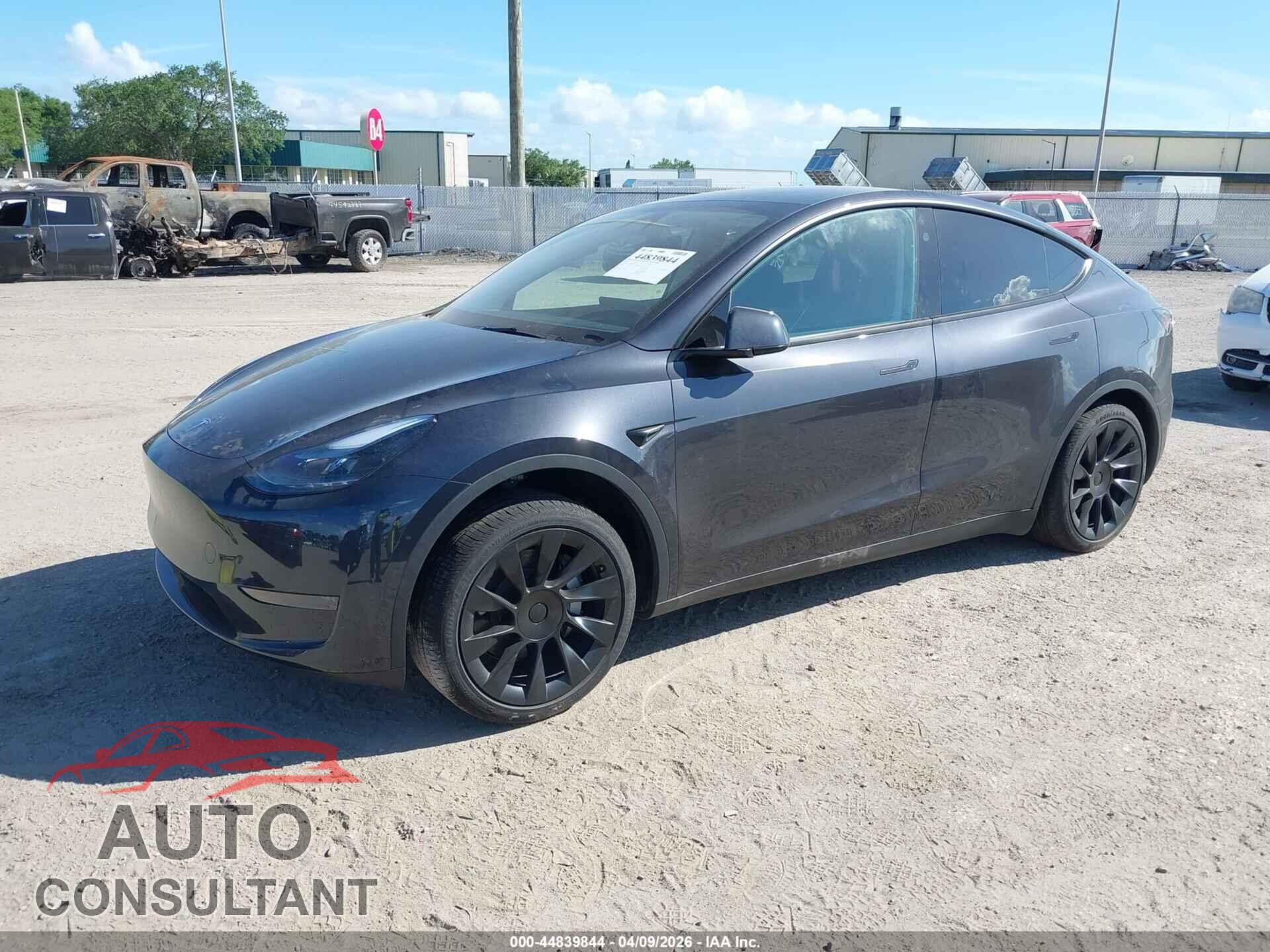 TESLA MODEL Y 2024 - 7SAYGDED3RF167357