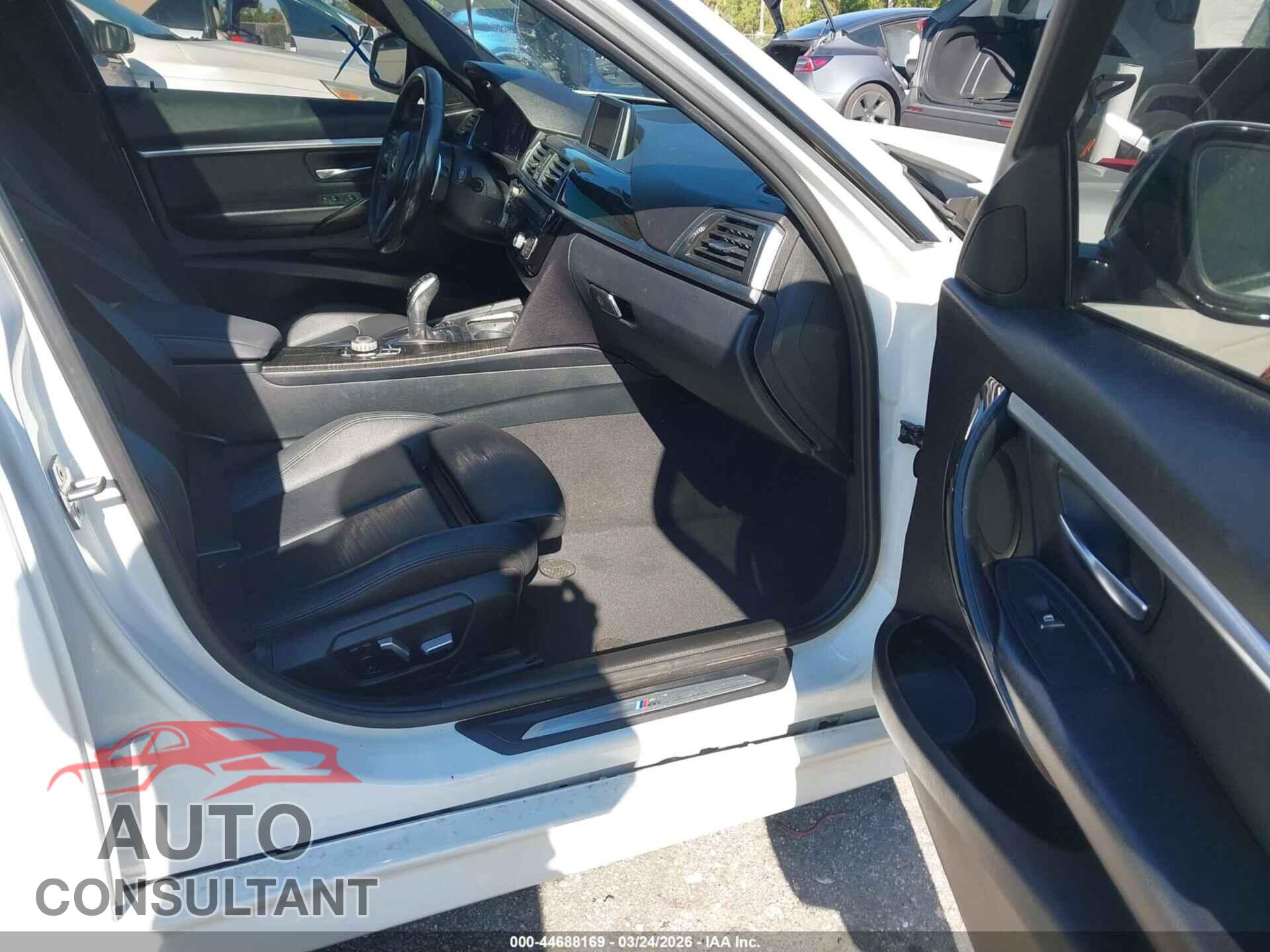 BMW 328I 2016 - WBA8E9G5XGNU29103